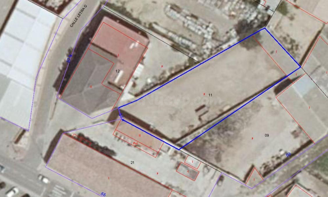 Venta solar urbano de uso industrial con almacén. - foto 2