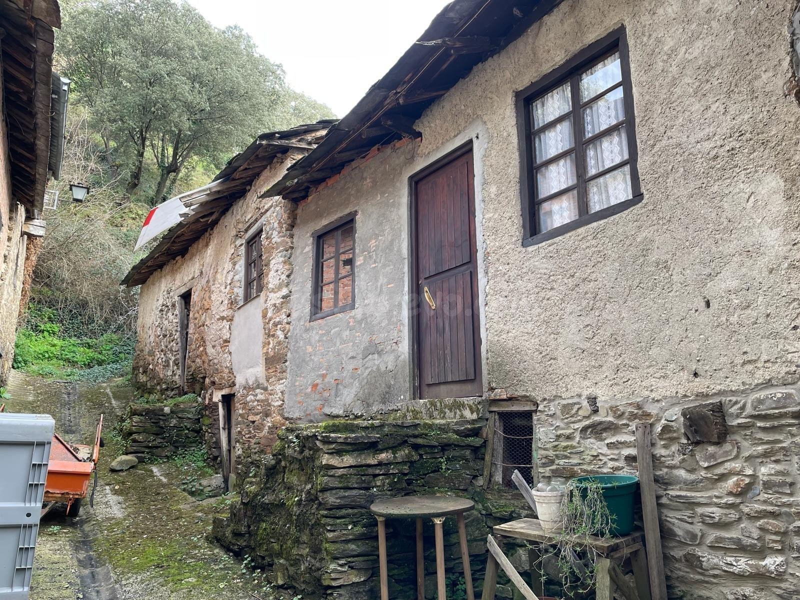 CASA DE PIEDRA EN VALDEFRANCOS