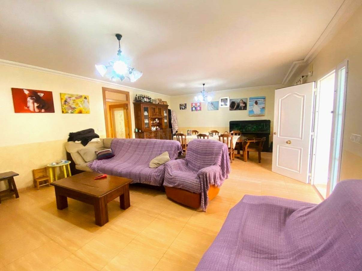 SE VENDE CASA DE UNA PLANTA EN MUY BUEN ESTADO EN HONDON DE 