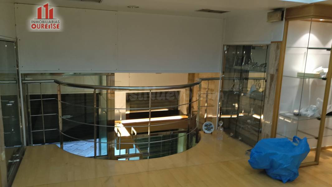 LOCAL COMERCIAL EN ZONA IMPORTANTE DE PASO EN EL CENTRO. - foto 4