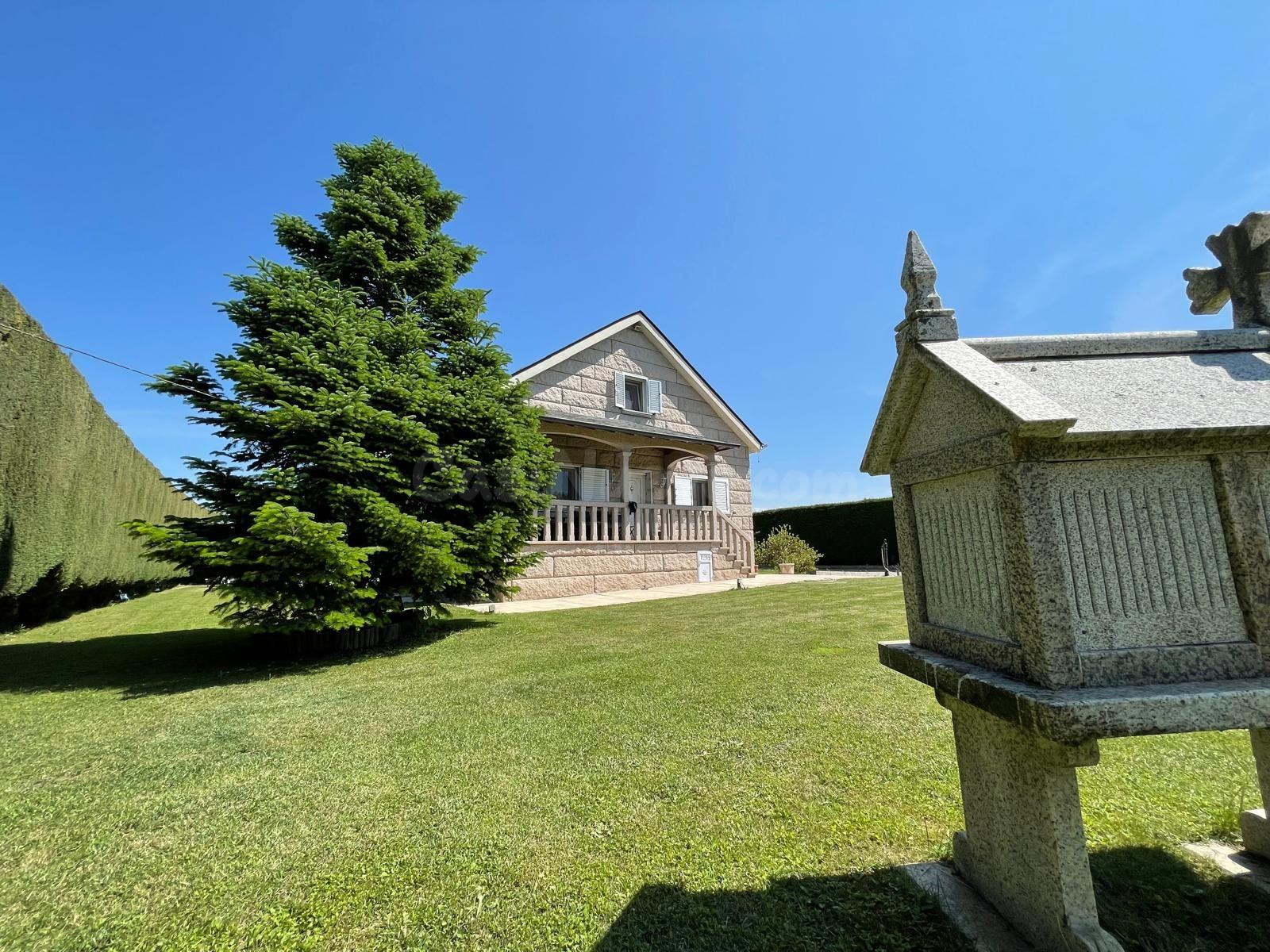 VENTA CHALET EN CAMPONARYA