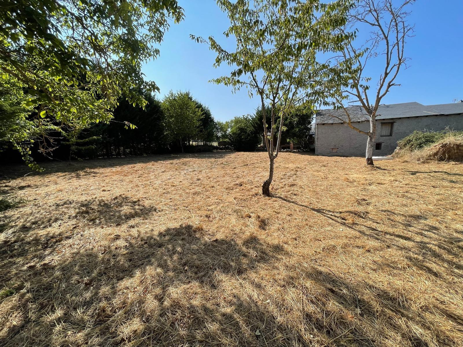 VENTA TERRENO URBANO EN BORRENES EL BIERZO - foto 2