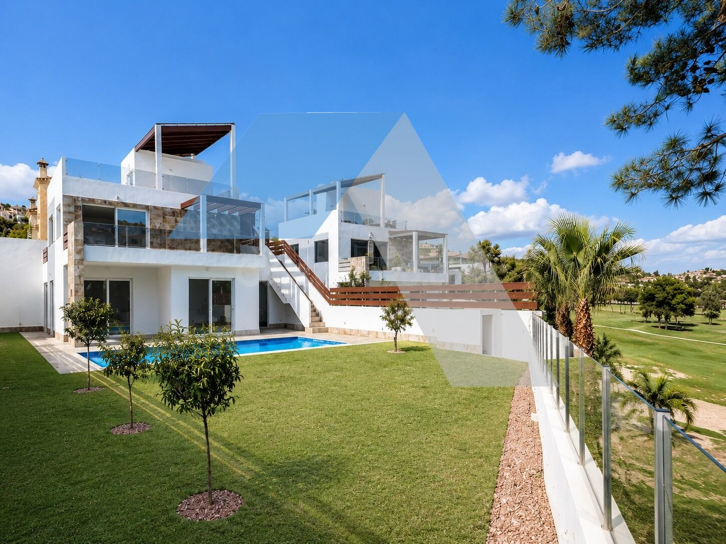 Villa de luja de obra nueva en primera linea campo de golf C - foto 3