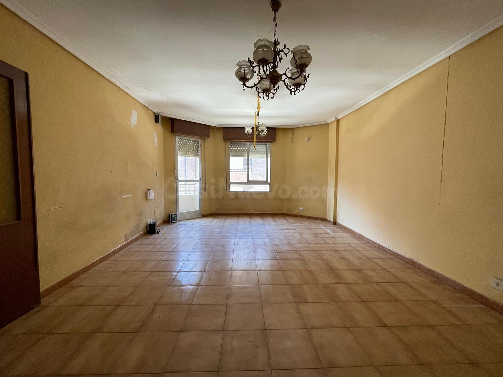 VENTA PISO EN VEGA DE ESPINAREDA - foto 2