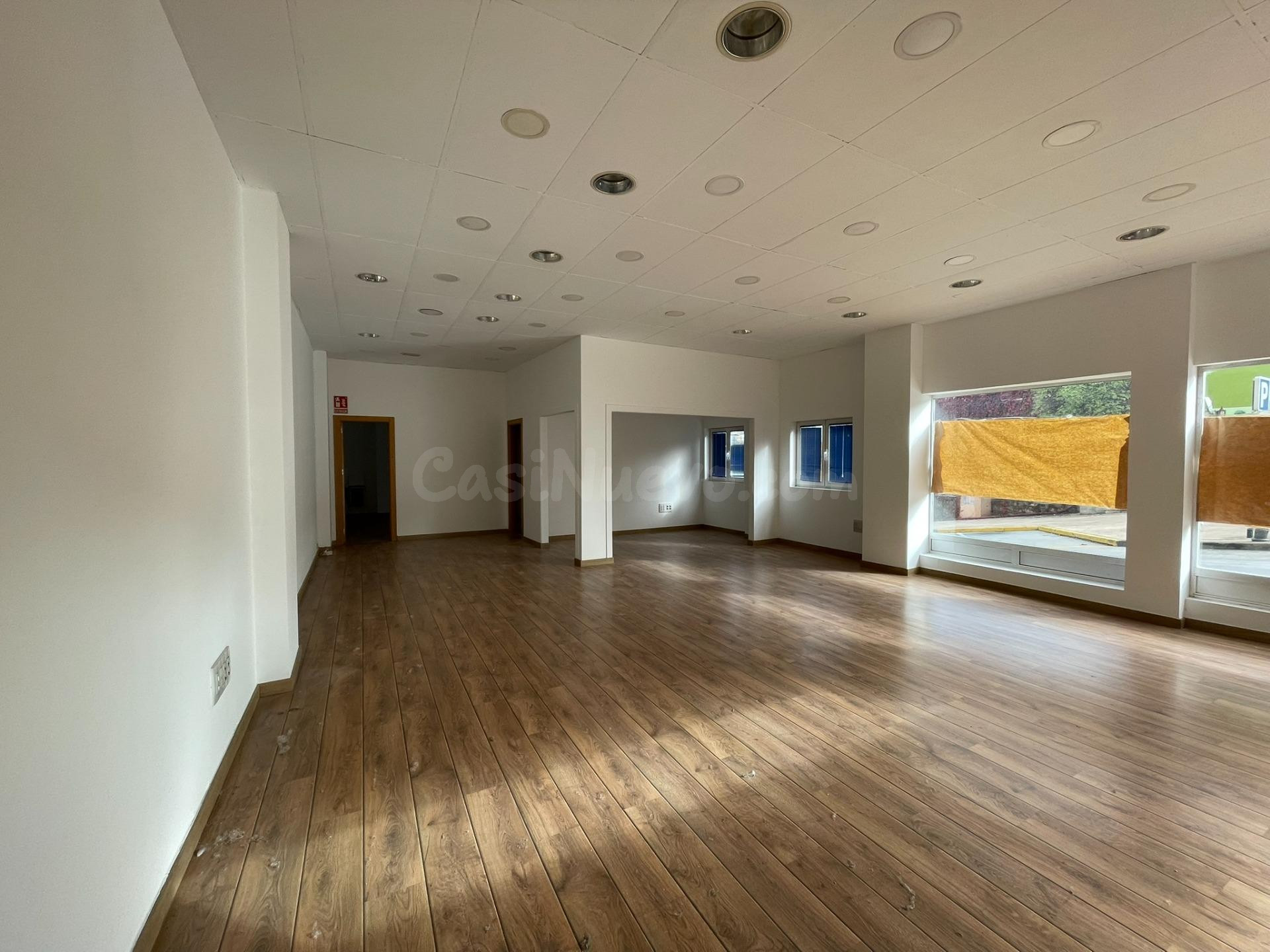 Alquiler local en la Puebla en Ponferrada - foto 2