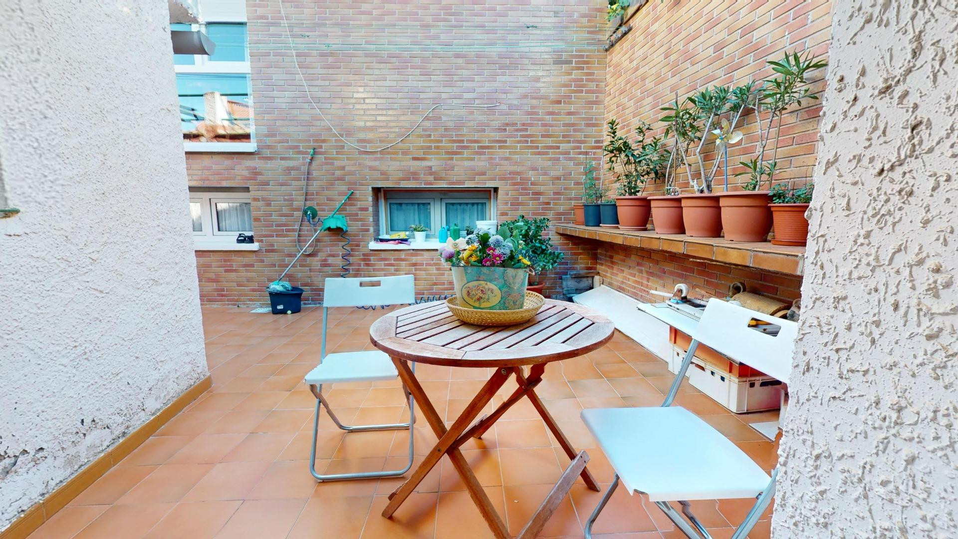 ¡Una casa con encanto y una terraza para disfrutarla! San Gr - foto 5