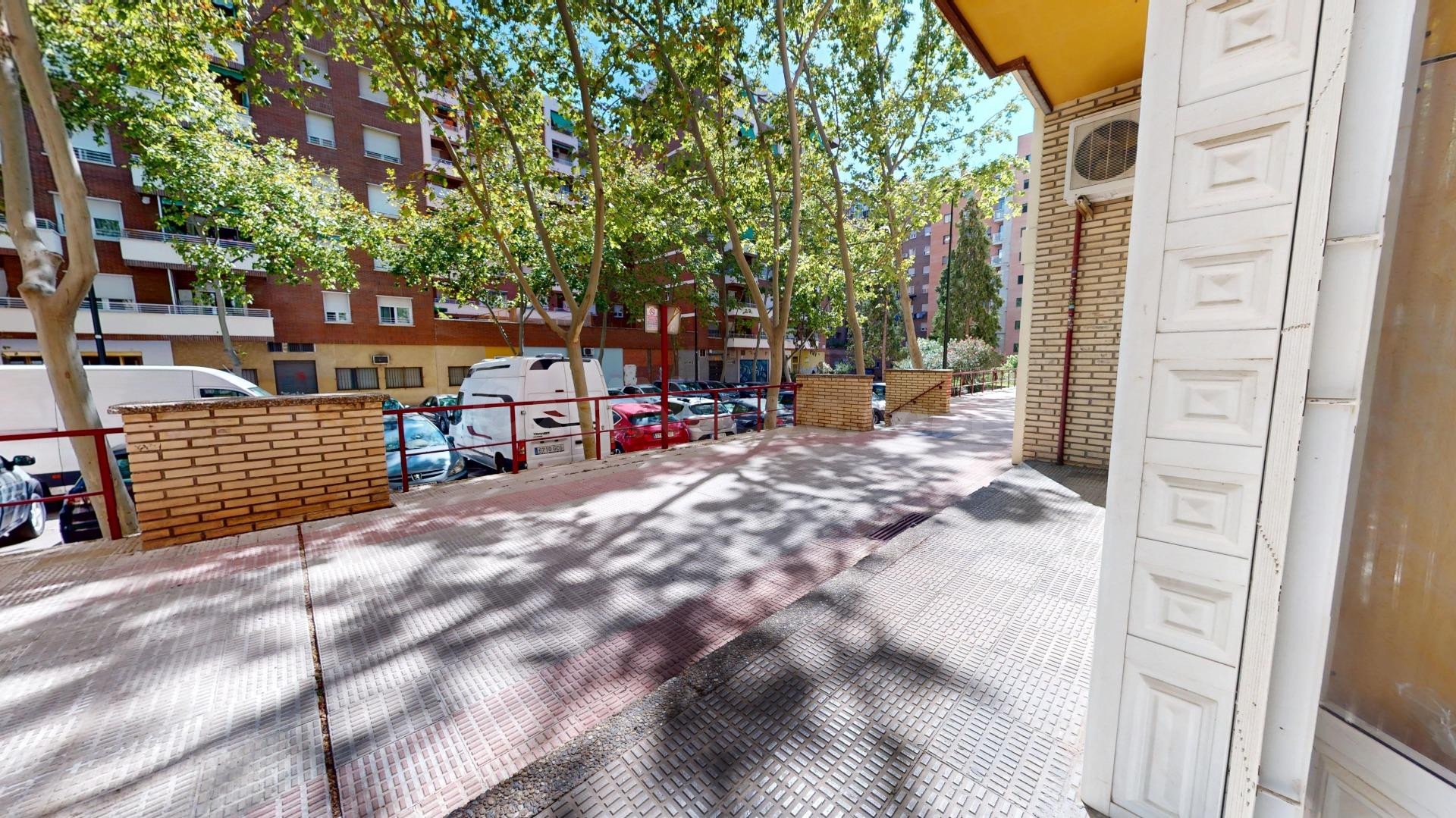 Local comercial en calle Celanova – La Bombarda - foto 2