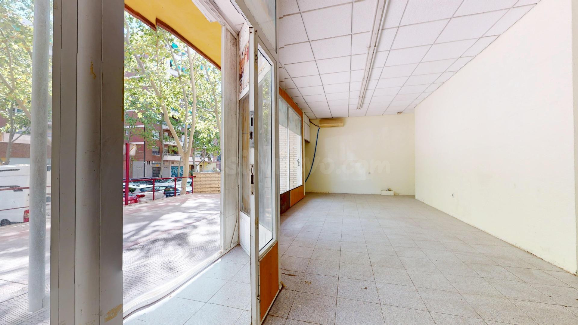 Local comercial en calle Celanova – La Bombarda - foto 4