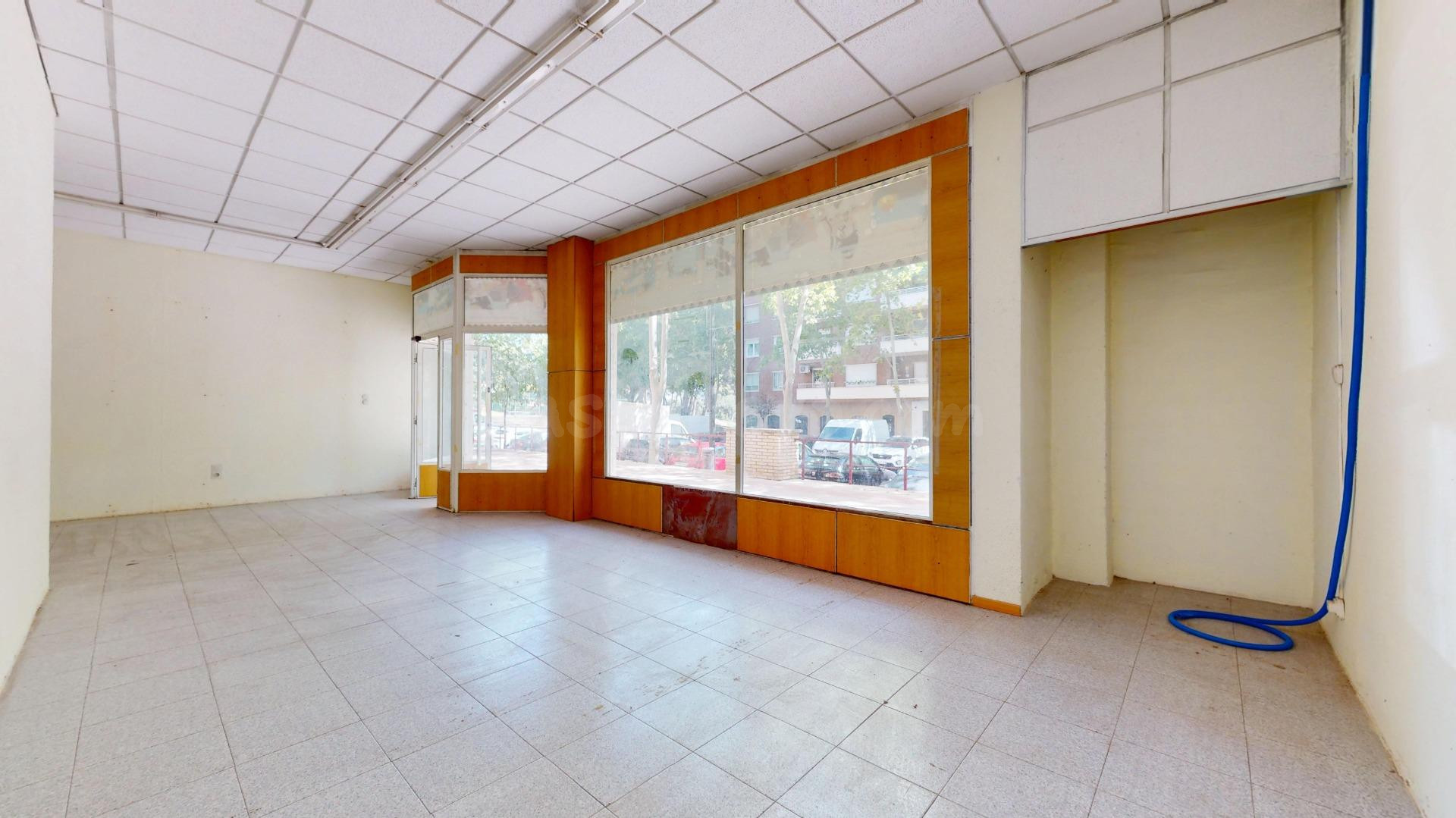 Local comercial en calle Celanova – La Bombarda - foto 5