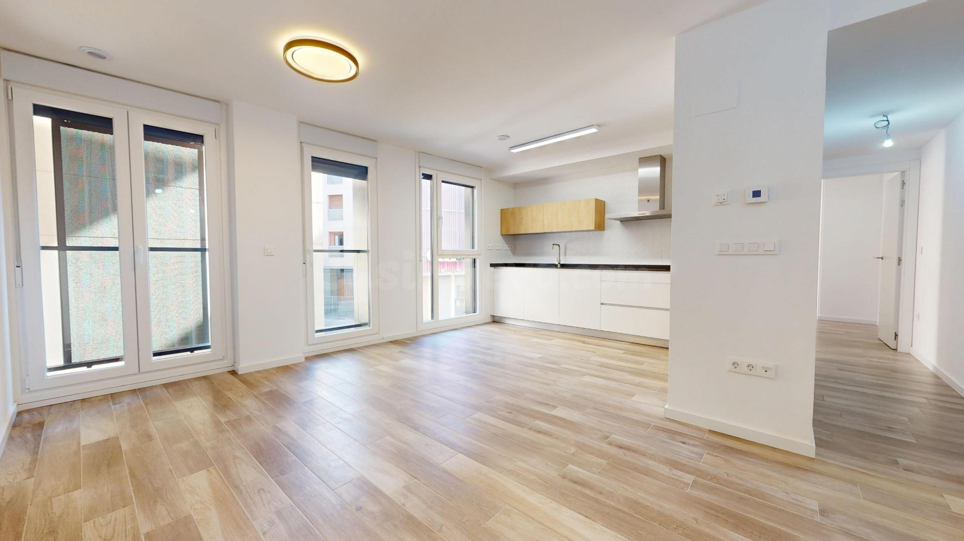 Vivienda nueva junto a César Augusto y calle Alfonso, en ple