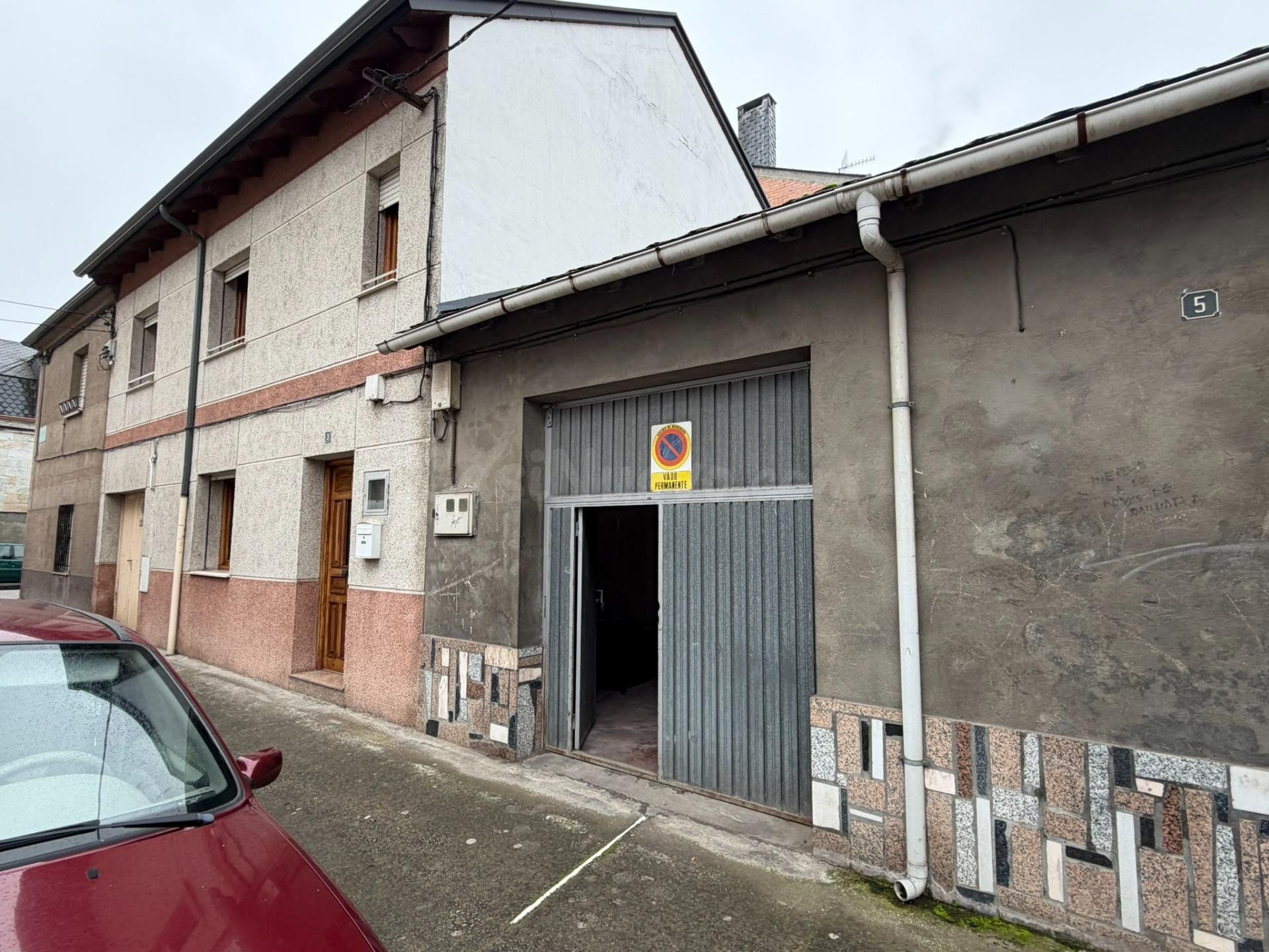 Venta garaje independiente en Cuatrovientos