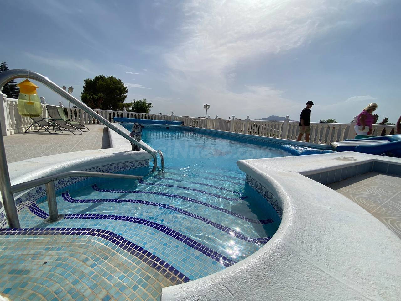 Venta de chalet con piscina en Catral