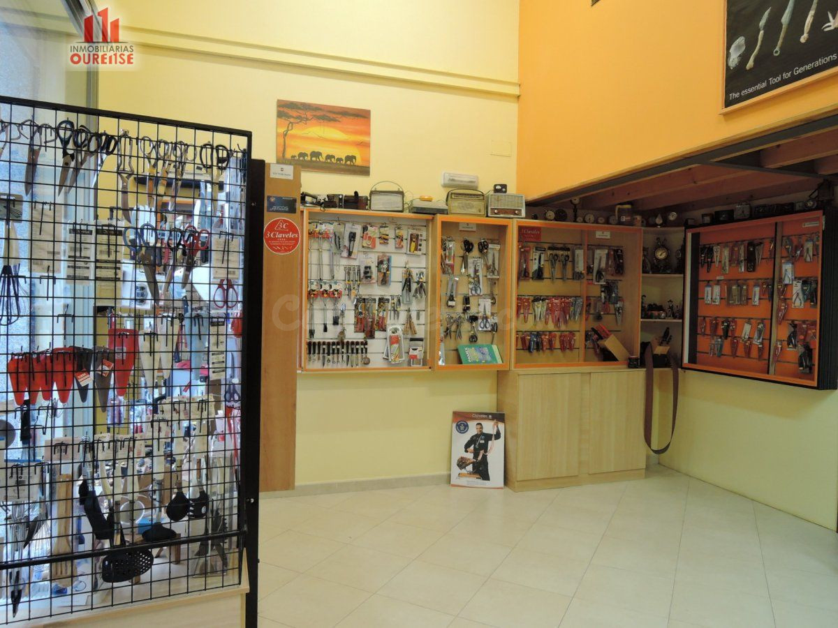VENTA DE LOCAL COMERCIAL AL LADO DEL EROSKI CENTER DE MARIÑA - foto 2