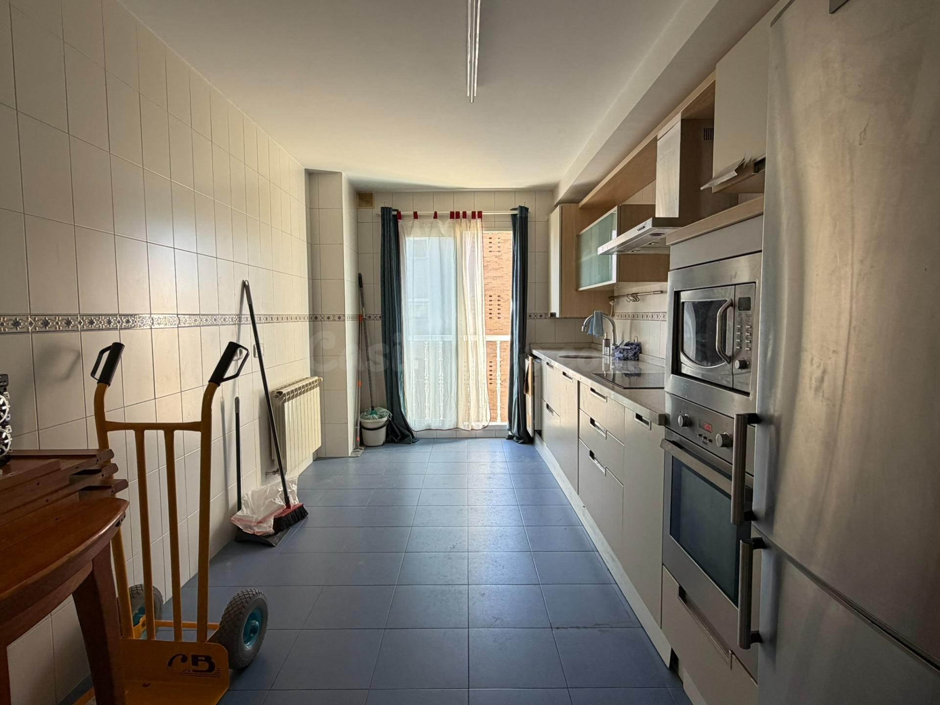 Piso en venta en la Avda de los Escritores de Ponferrada - foto 2
