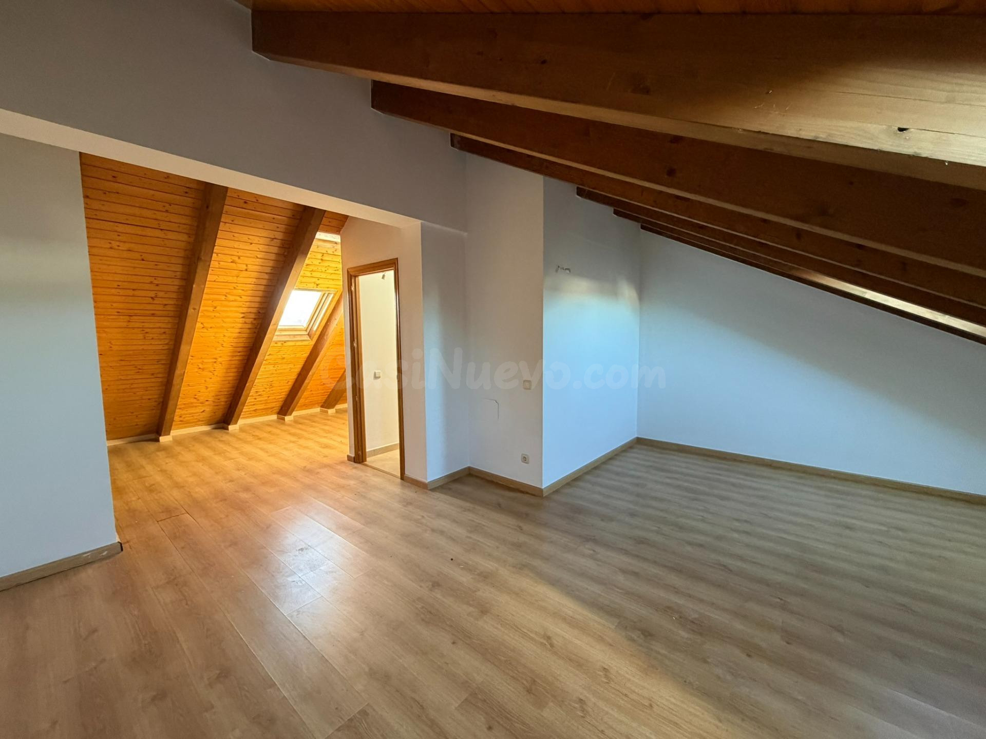 Edificio a la venta en Cacabelos - foto 2