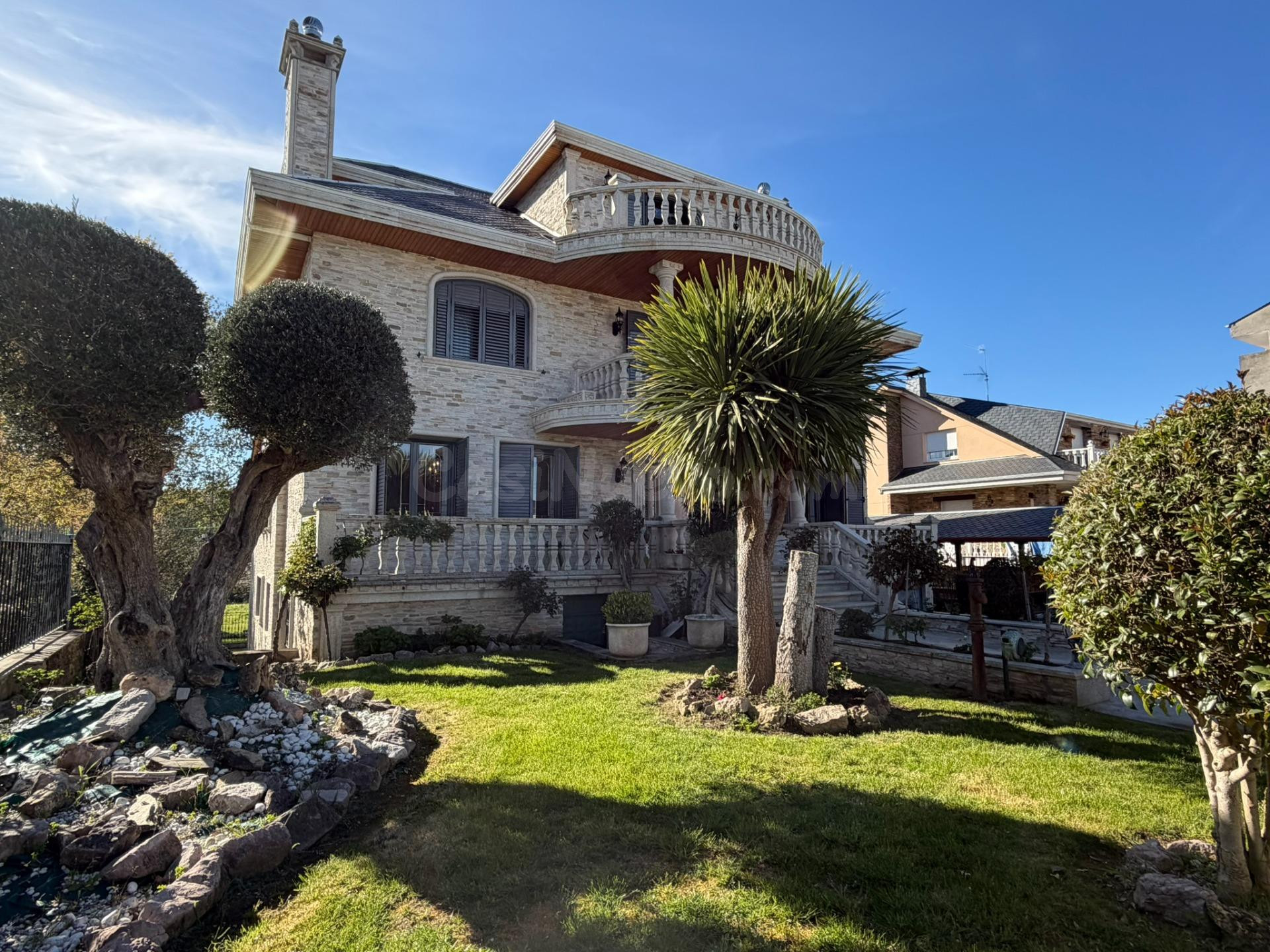 Venta chalet en Cacabelos - foto 3