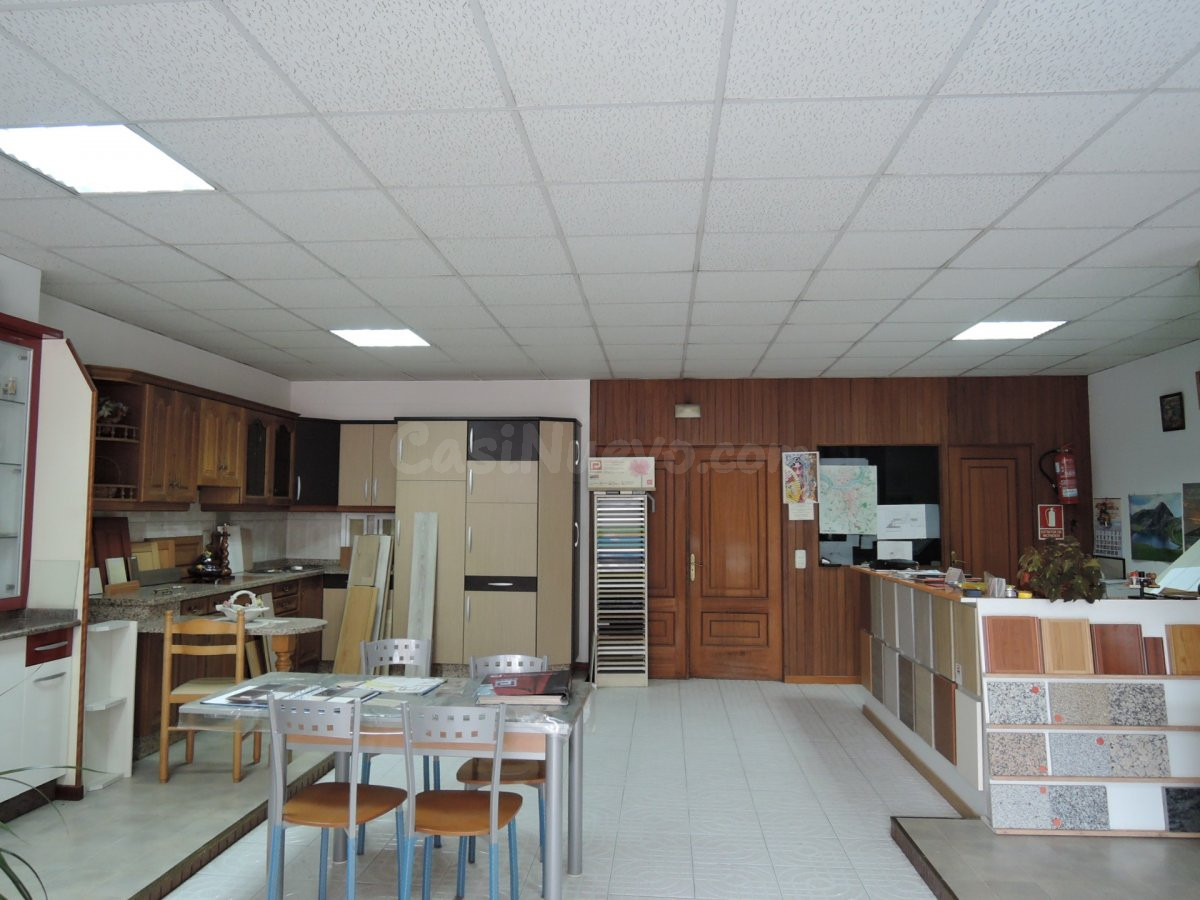 LOCAL COMERCIAL EN LA ZONA DEL PUENTE - foto 4