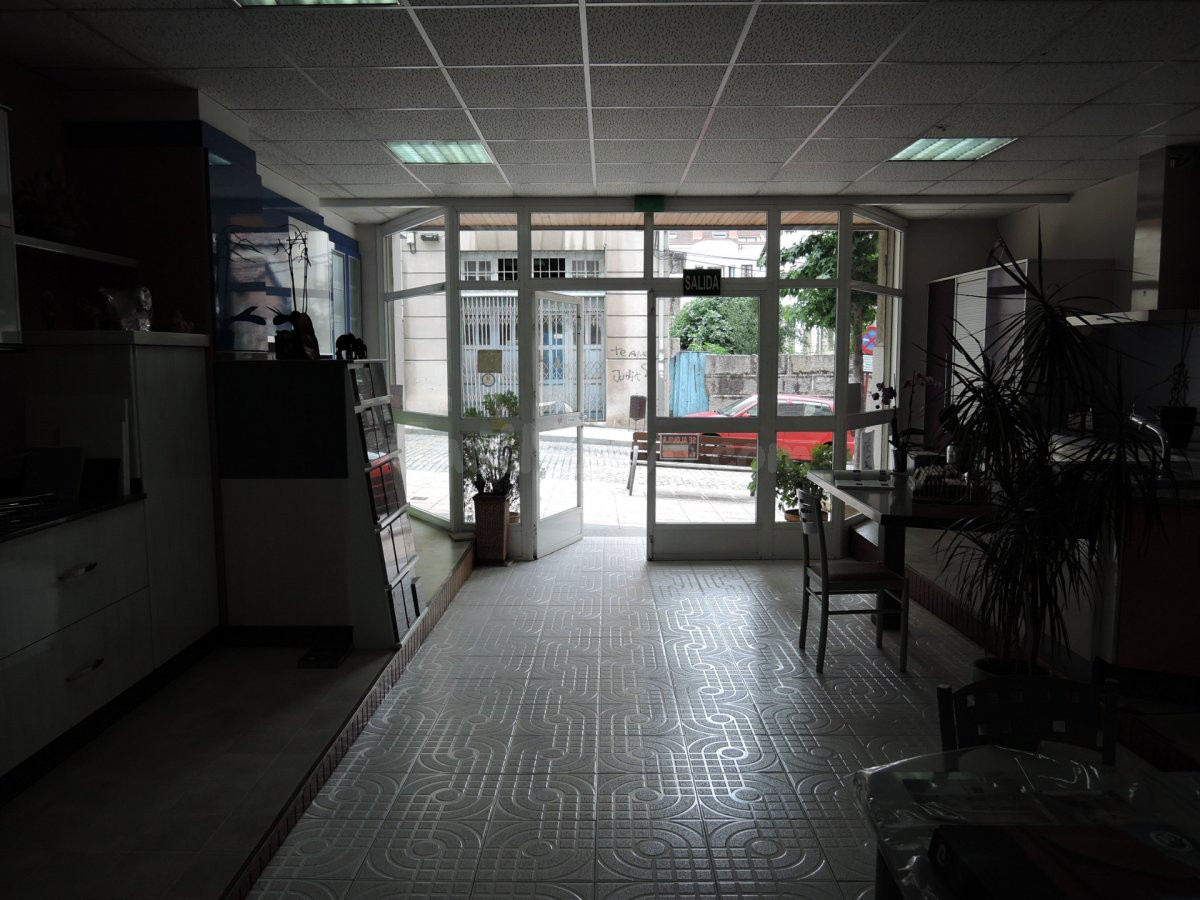 LOCAL COMERCIAL EN LA ZONA DEL PUENTE - foto 5
