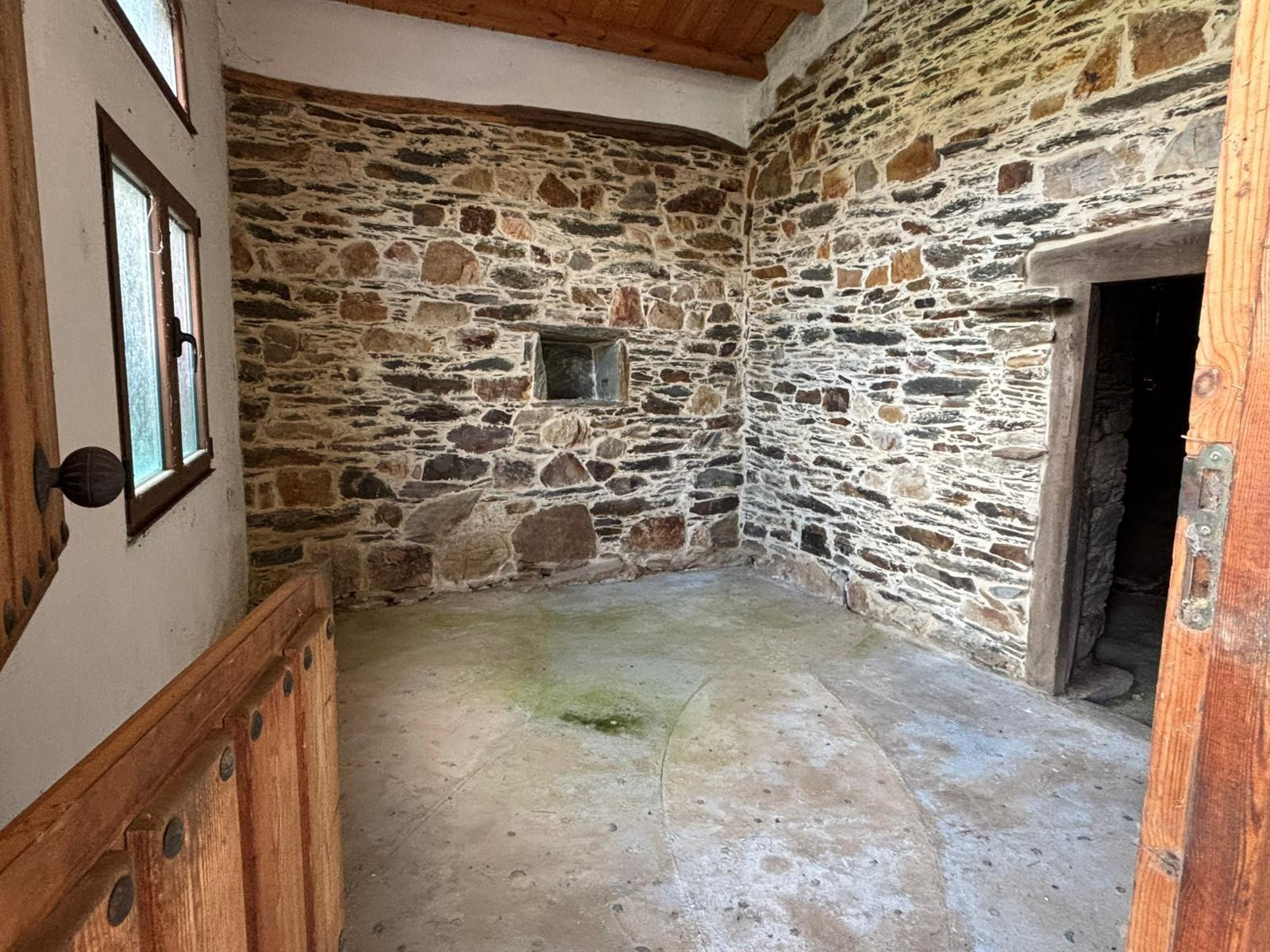 A la venta casa semireformada en Ocero El Bierzo - foto 3
