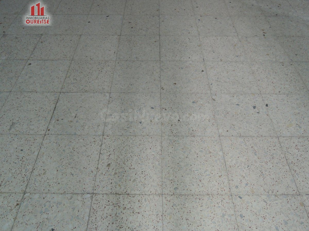 LOCAL REFORMADO EN LA ZONA DEL VEINTIUNO - foto 4