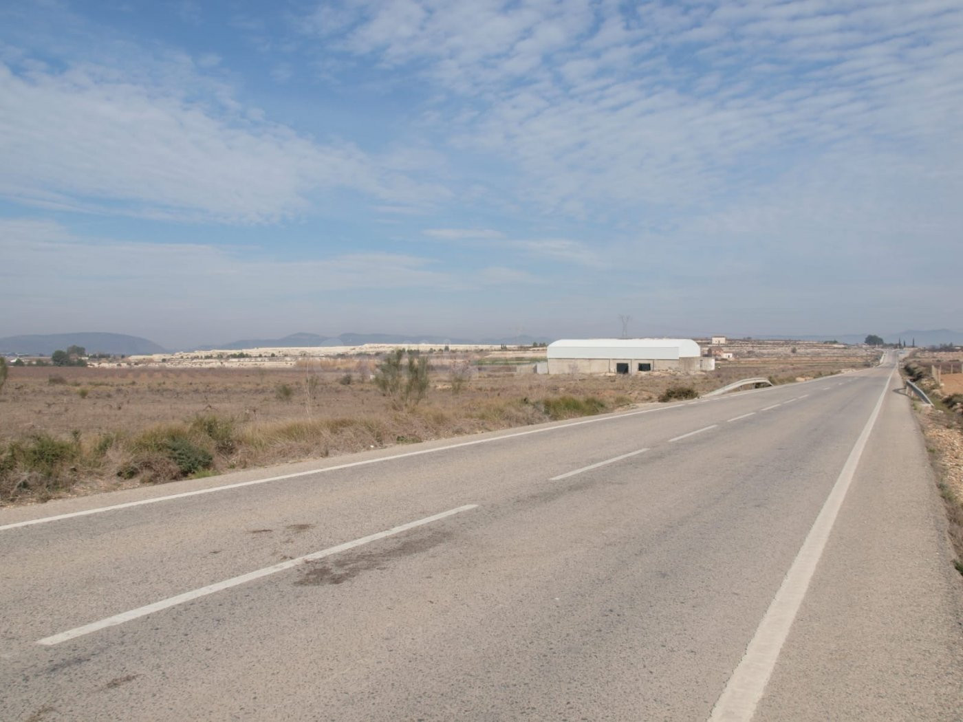 Nave industrial 980m² en venta - a las afueras