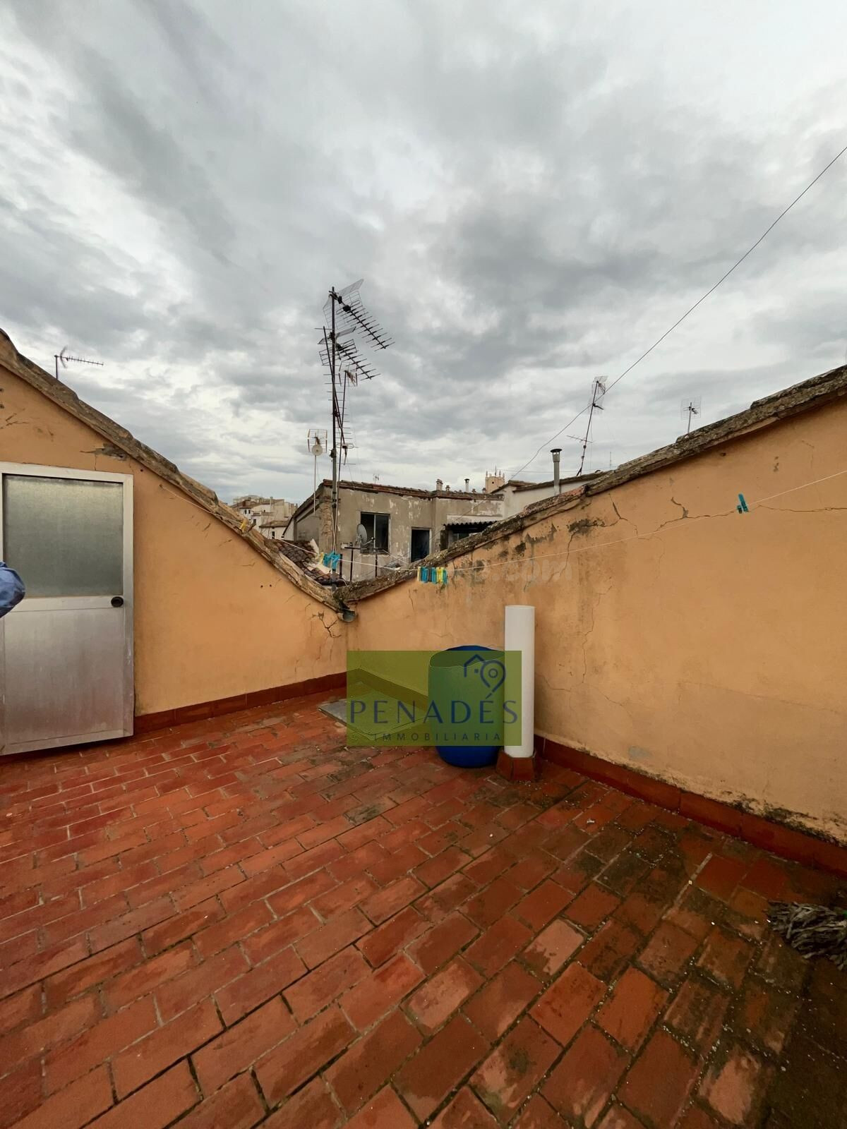Casa en la Vila para reformar - foto 2