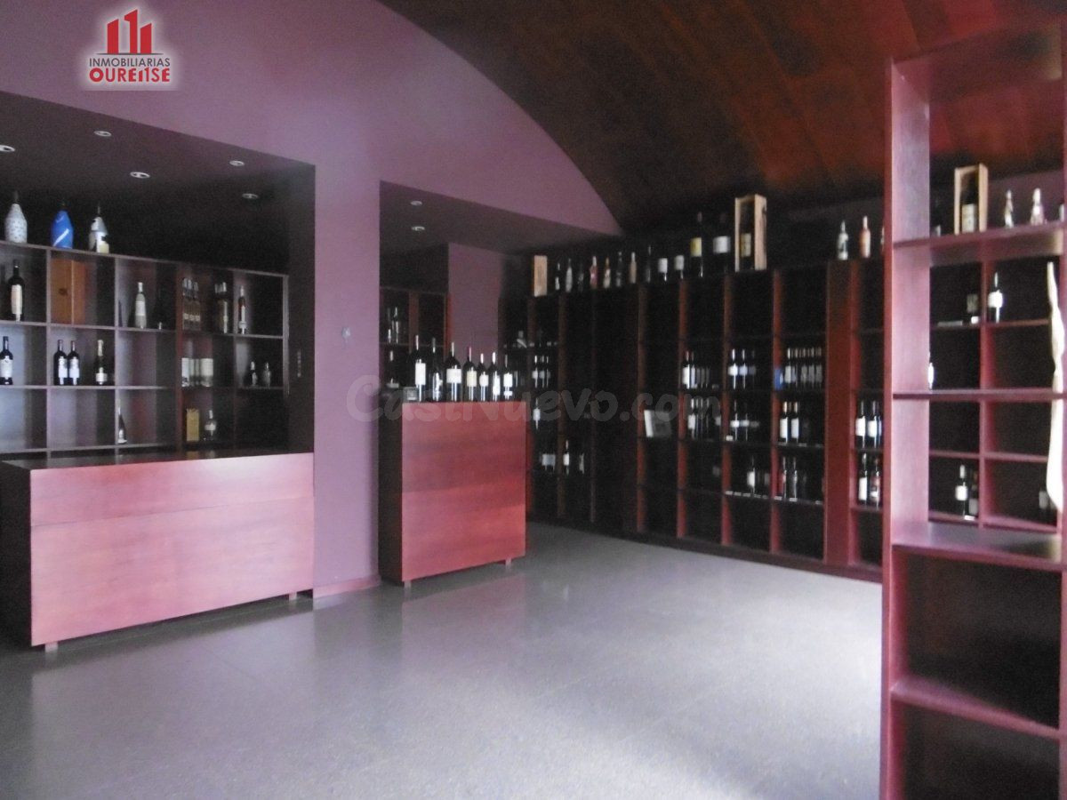 AMPLIO LOCAL COMERCIAL ACONDICIONADO EN LA VALENZÁ.