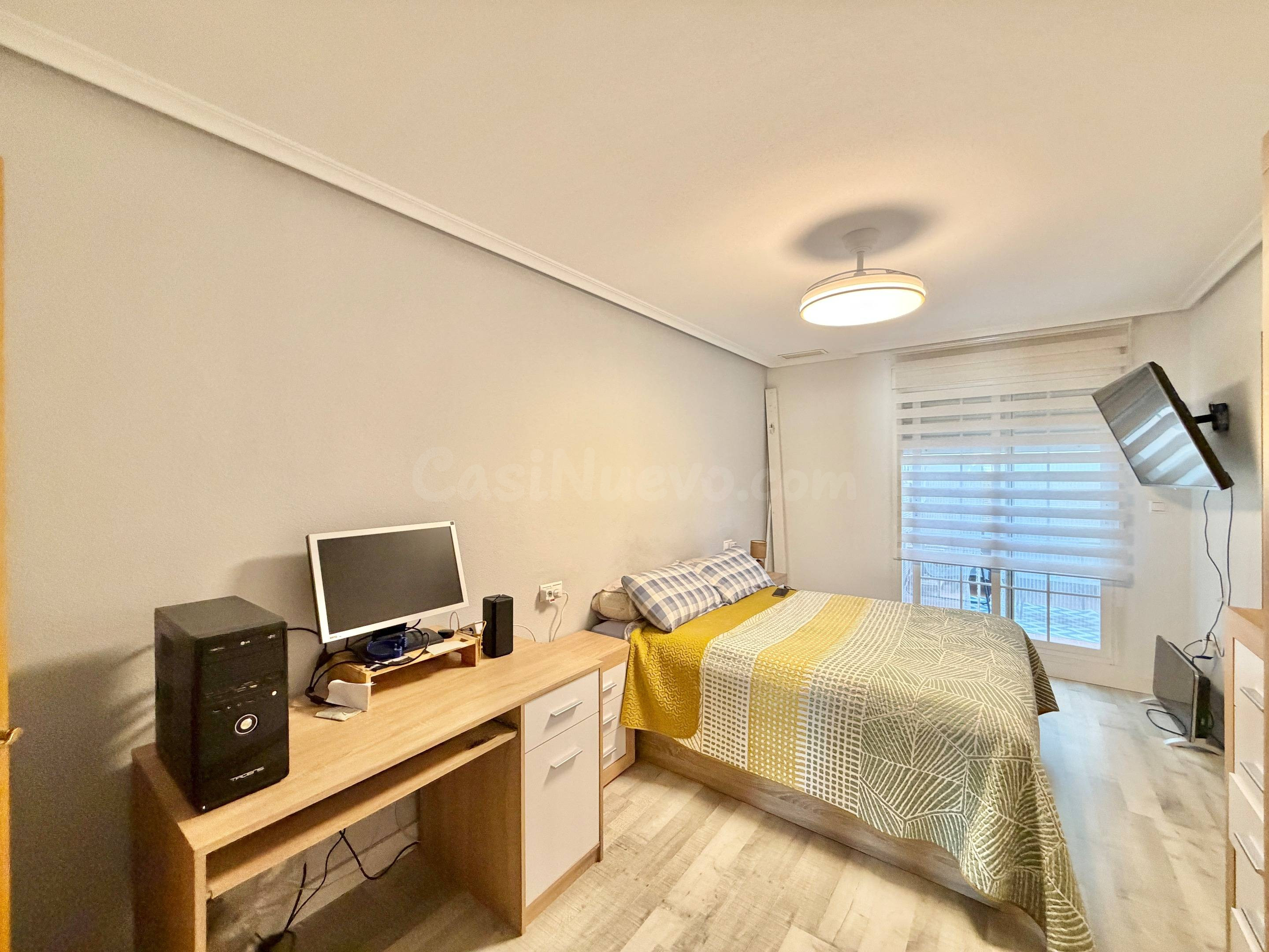 Amplia vivienda de VPO 3 habitaciones, 2 baños, 2 patios y g - foto 3