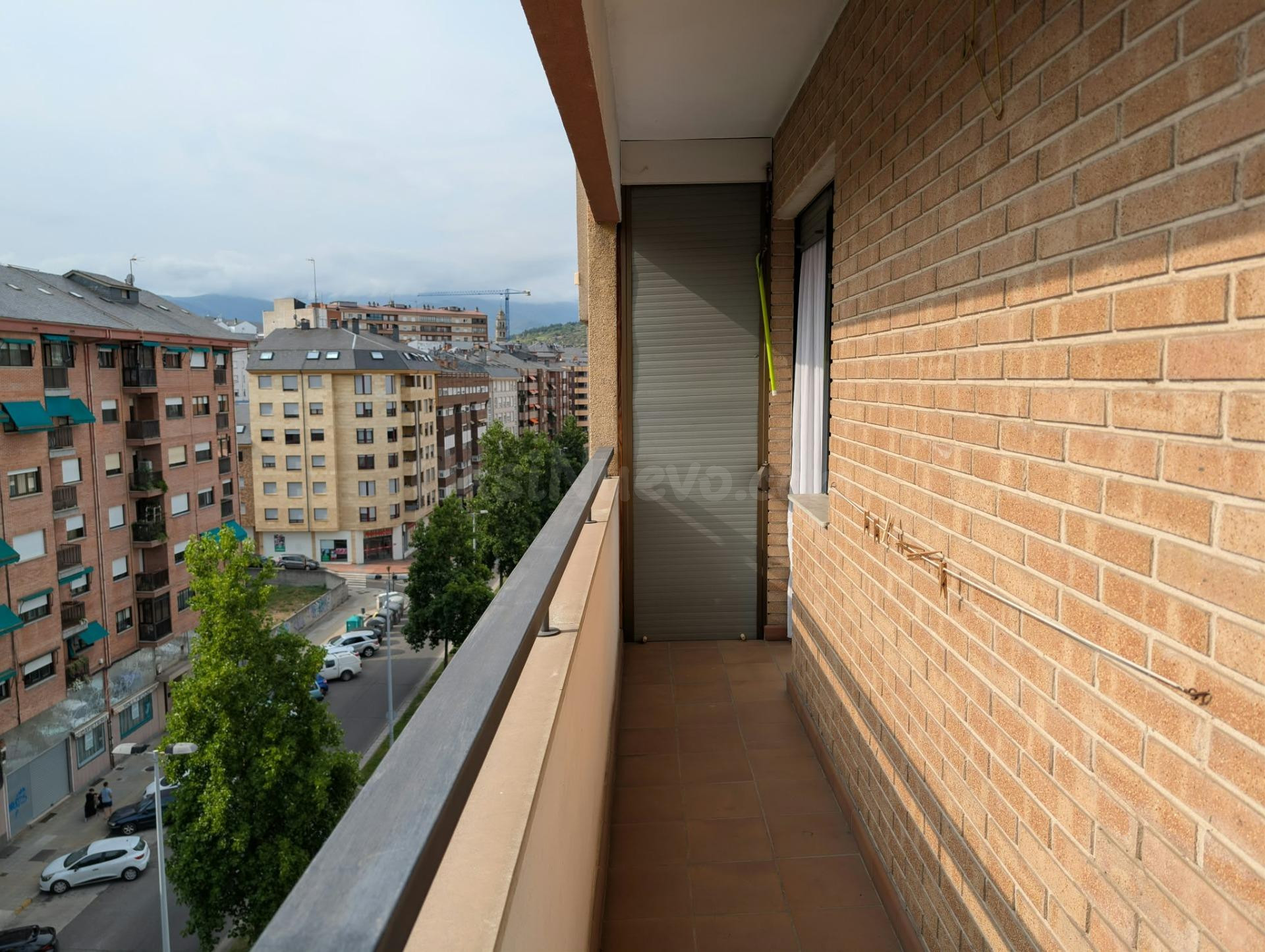 Venta piso en el barrio de los judios en Ponferrada - foto 5