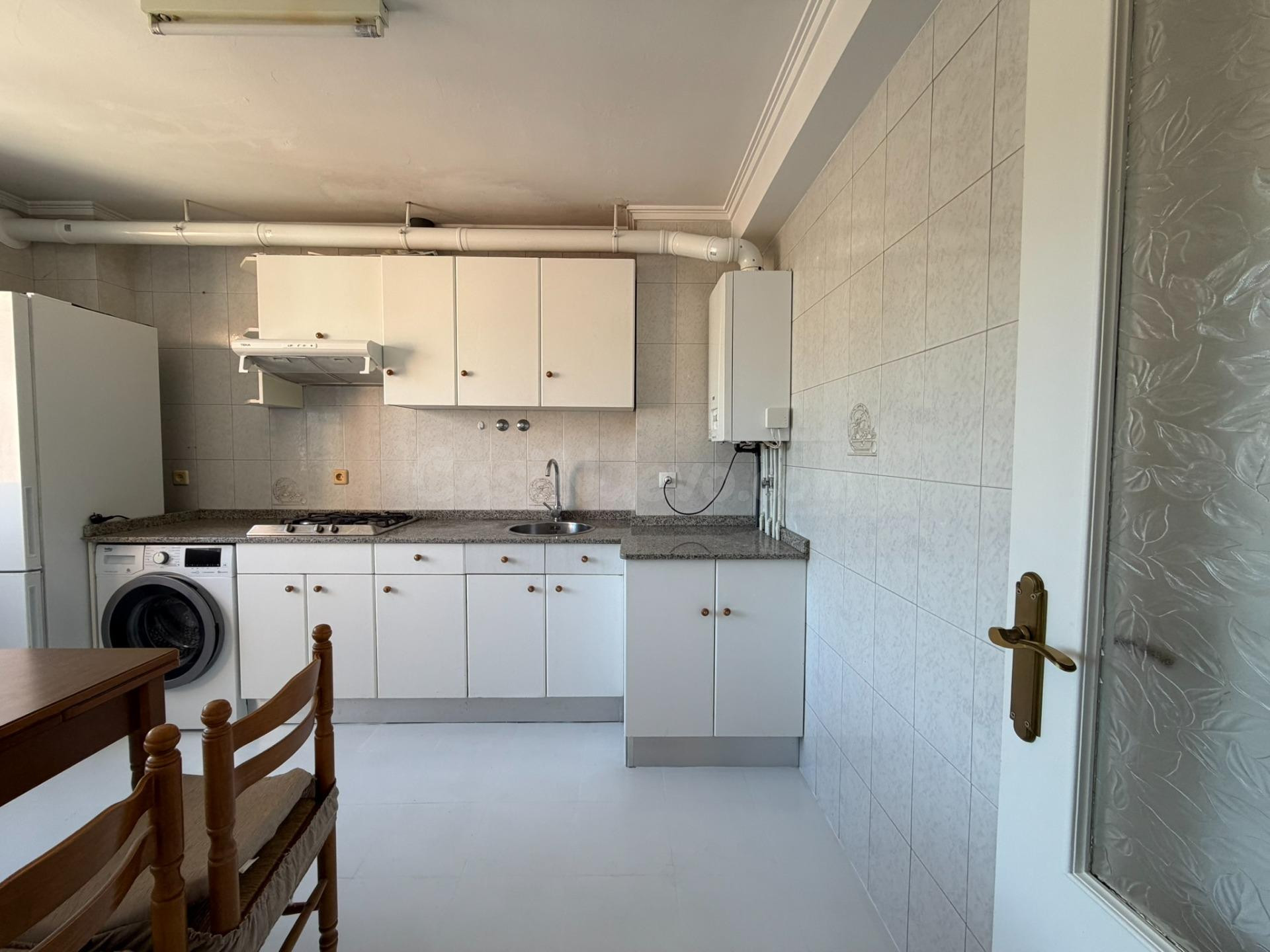Venta apartamento en la Avda de America de Ponferrada - foto 2