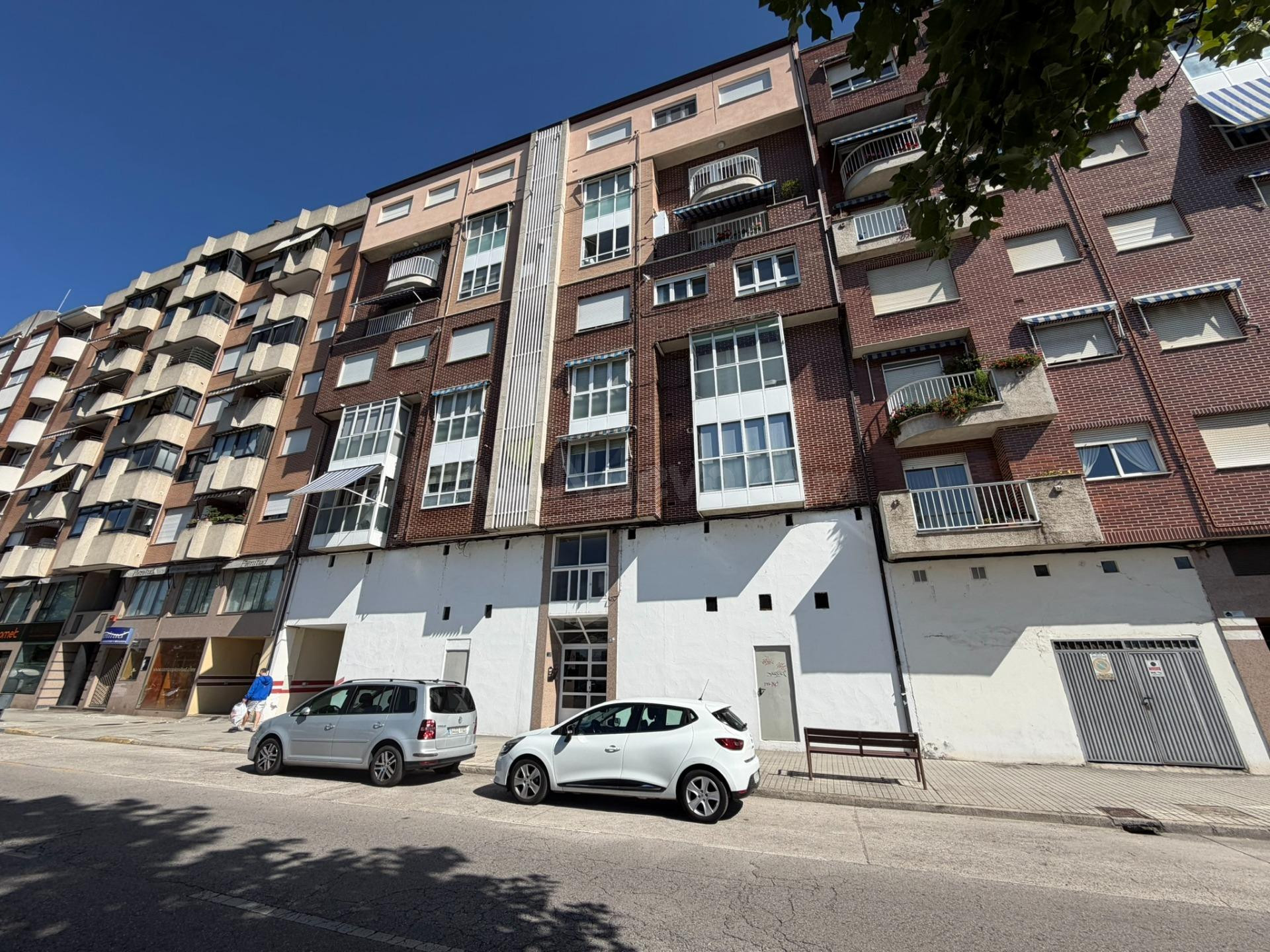 Venta local comercial en la Avda. America en Ponferrada
