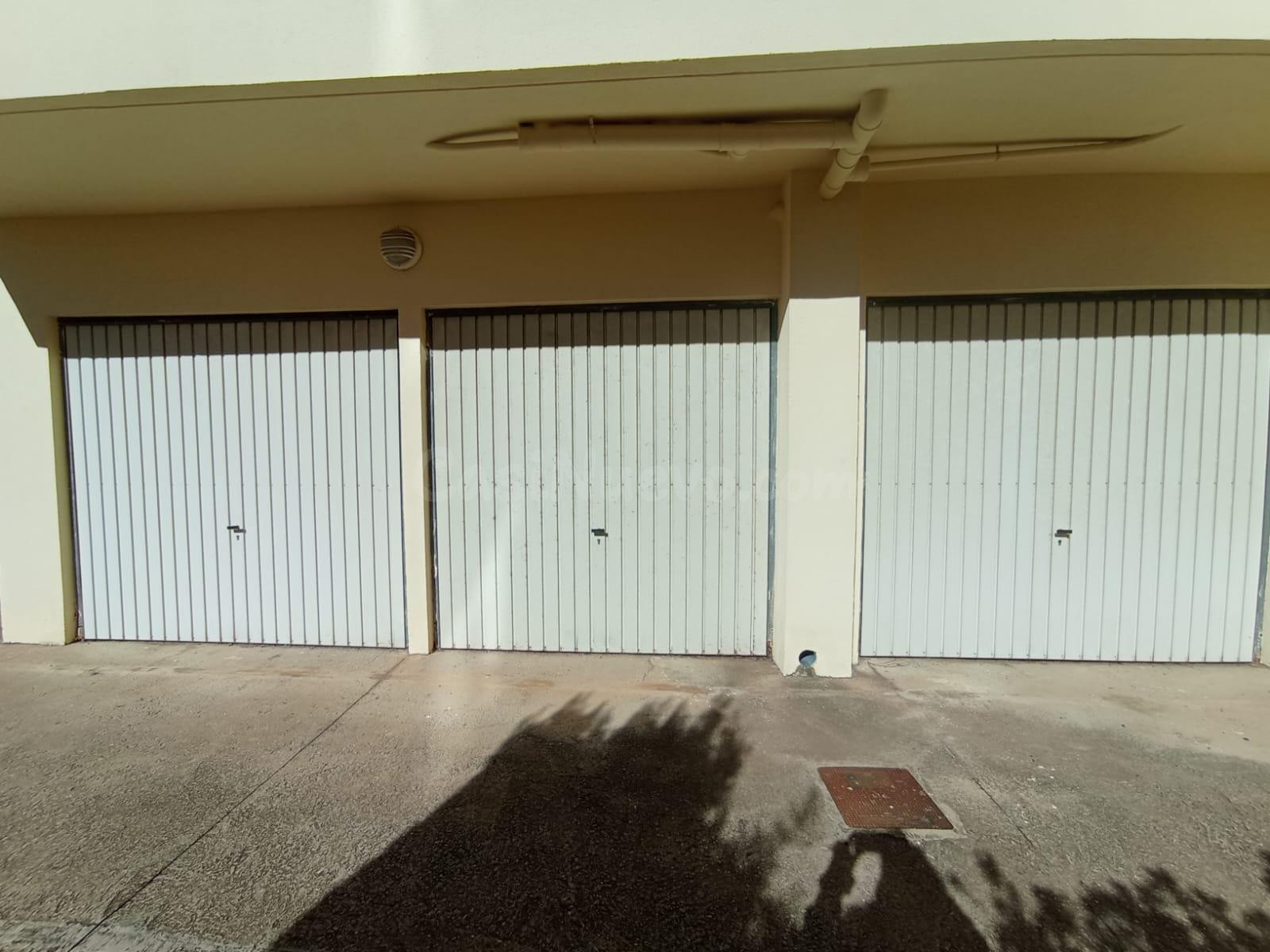 Garaje CERRADO en Venta en la playa de Bellreguard - foto 4