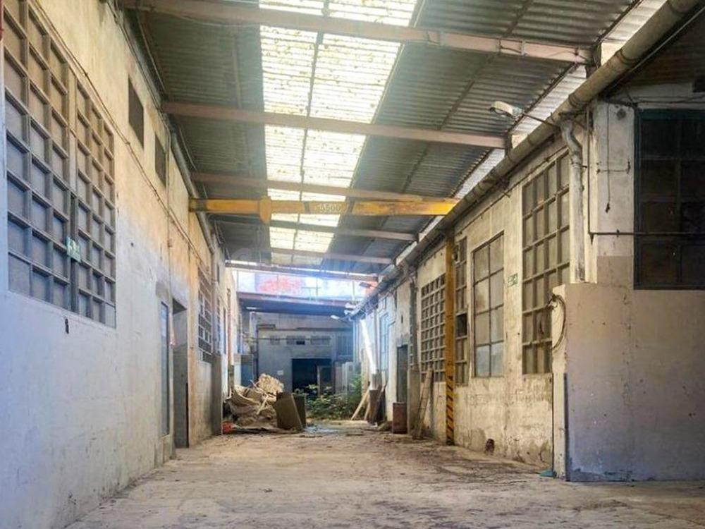 Terreno urbano de 5.330 m2 con nave industrial en CANALS, VA - foto 2