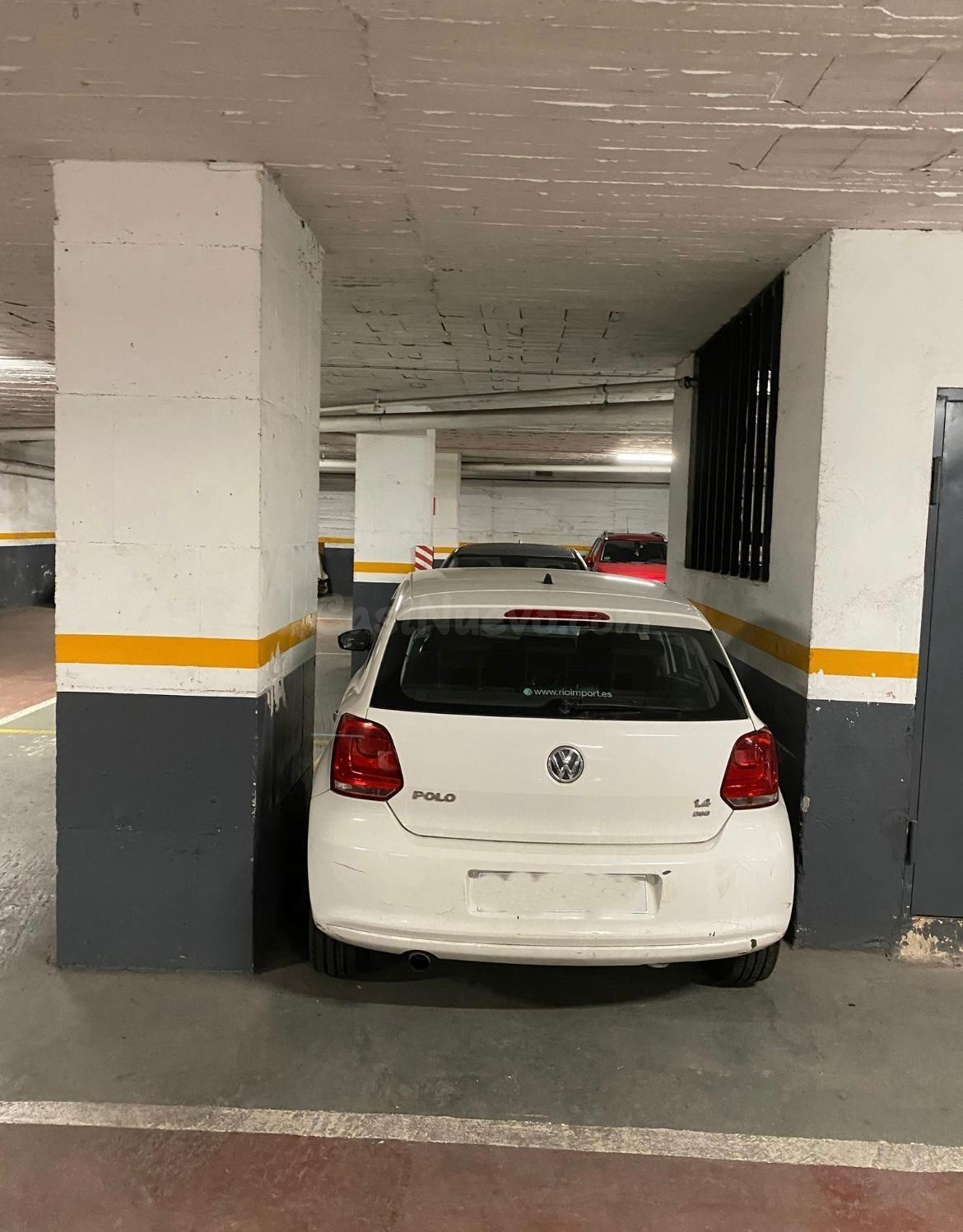 Plaza parking en calle Alava - foto 2