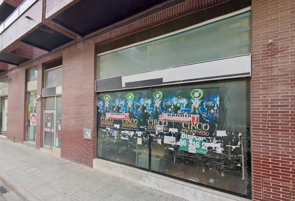 Local comercial en el centro de Gandía - Passeig de les Germ