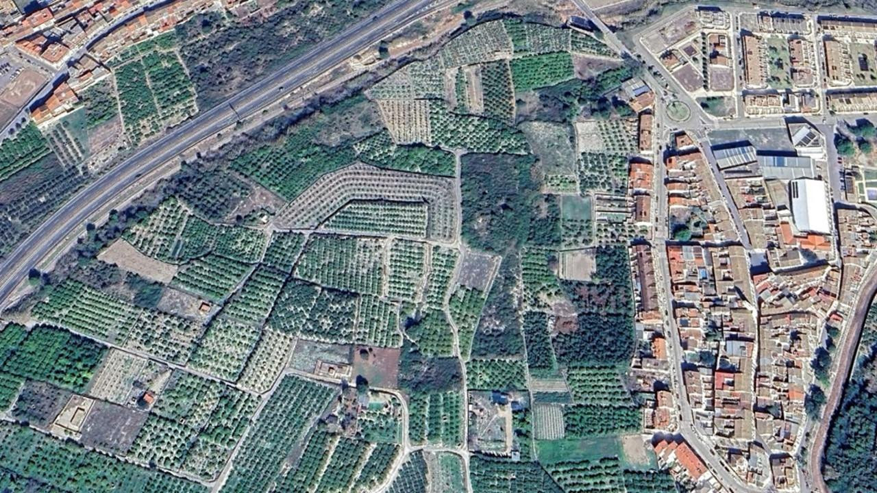 Suelo rústico de 18.306 m2 en Alfauir, Valencia - foto 4