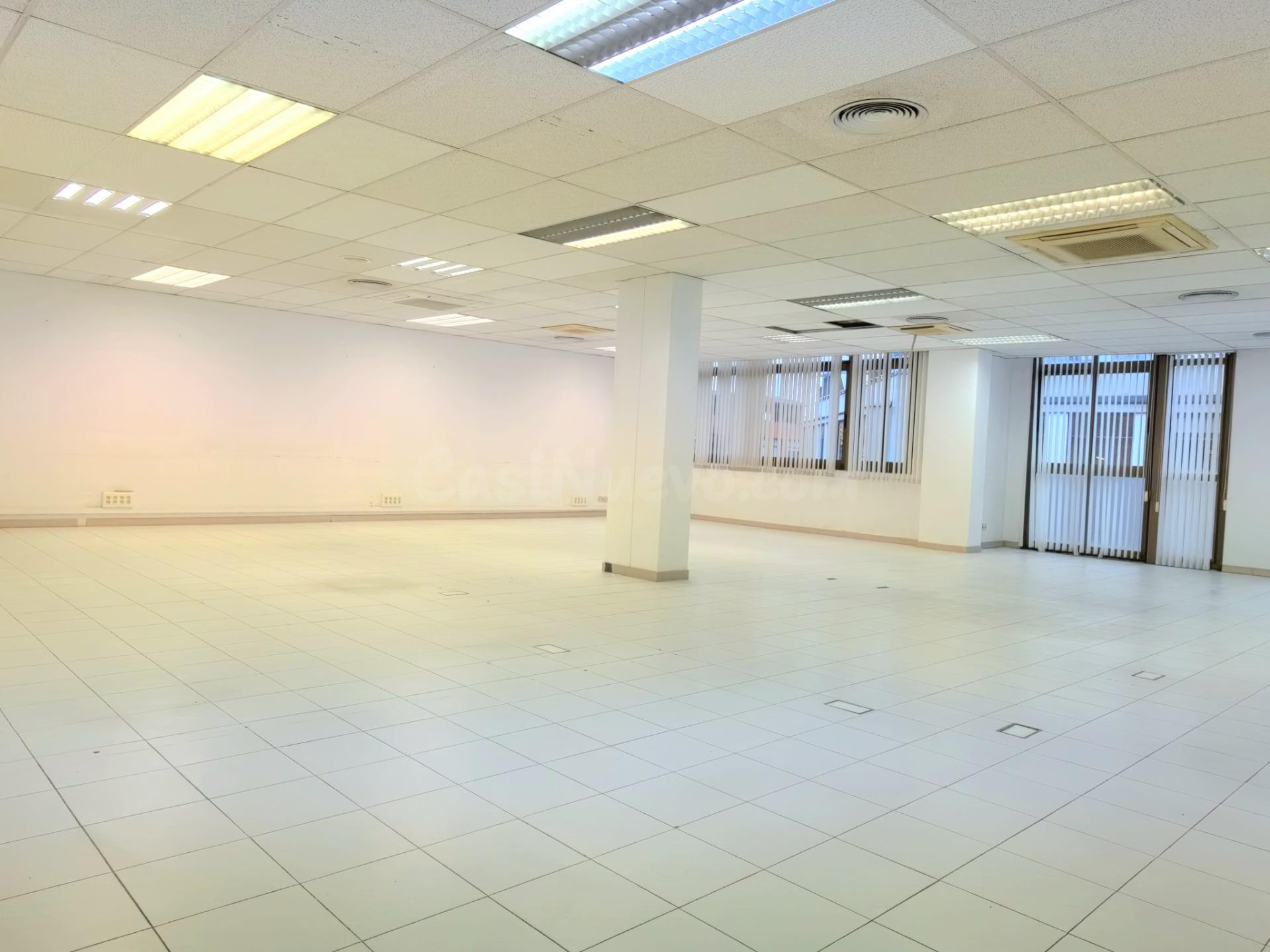 Oficina lista para adaptar en calle Zamora - foto 2