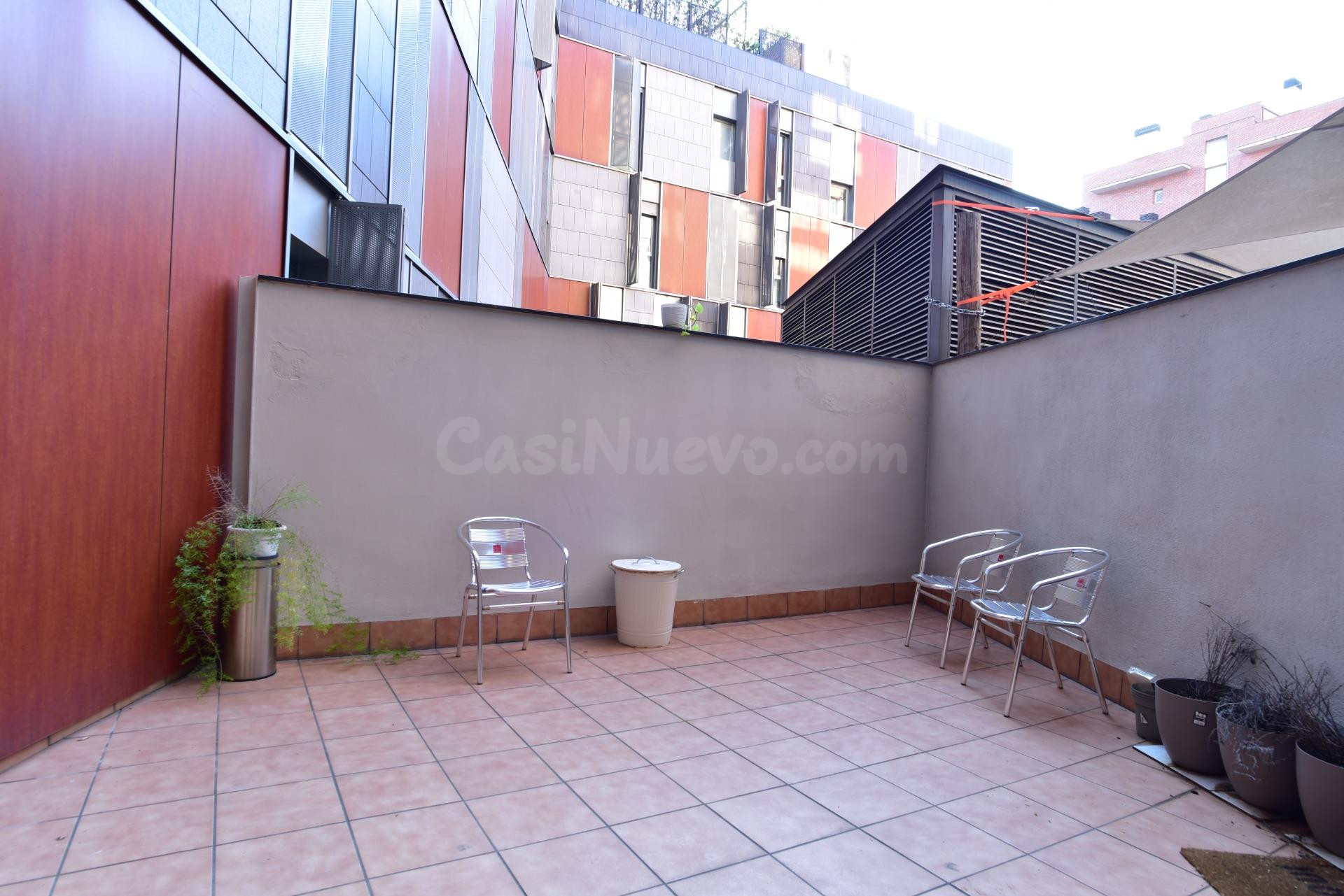 Local en alquiler con terraza cerca de Glorias