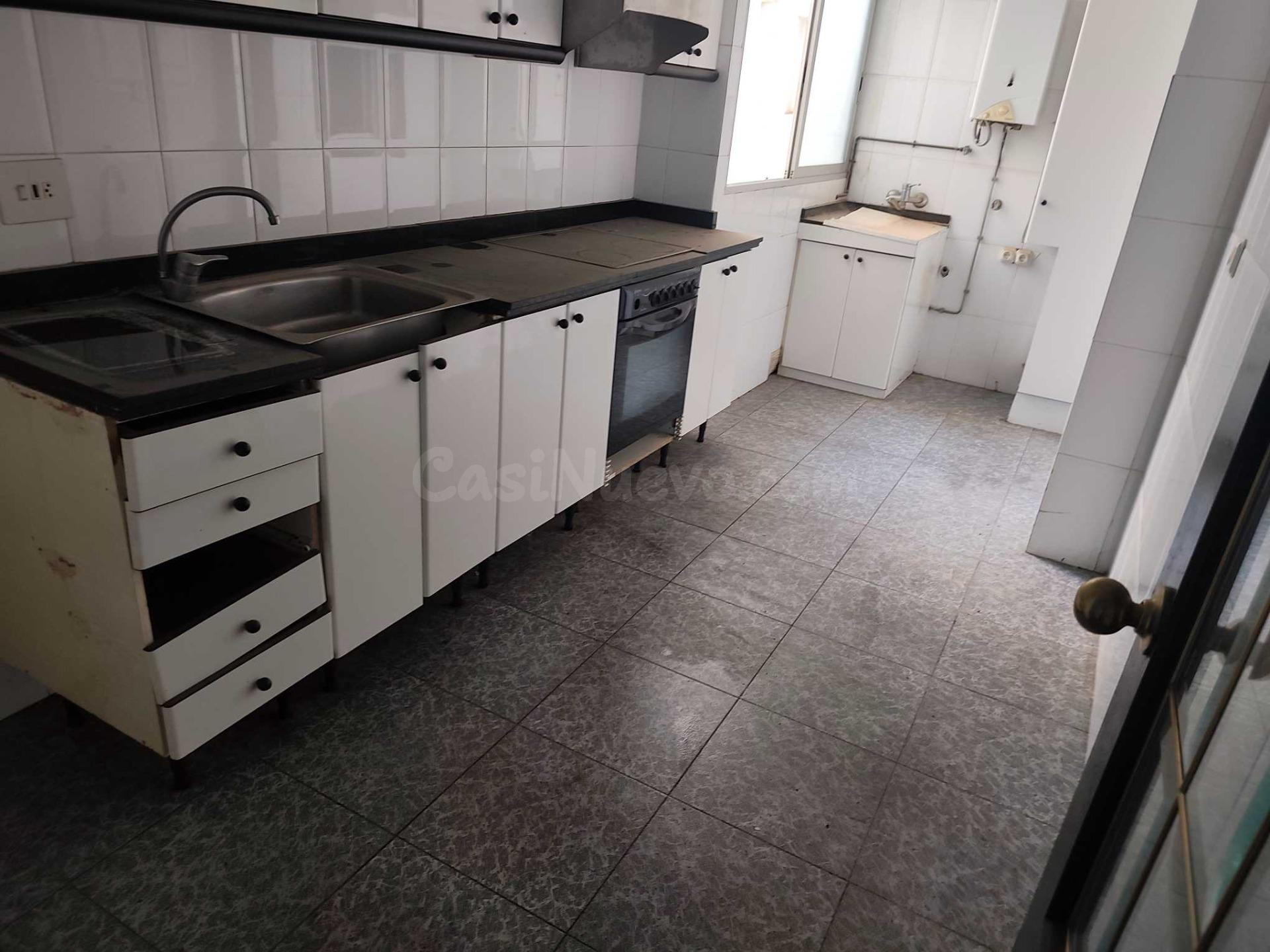 SUBASTA - Piso de 4 dormitorios en Gandía - foto 3