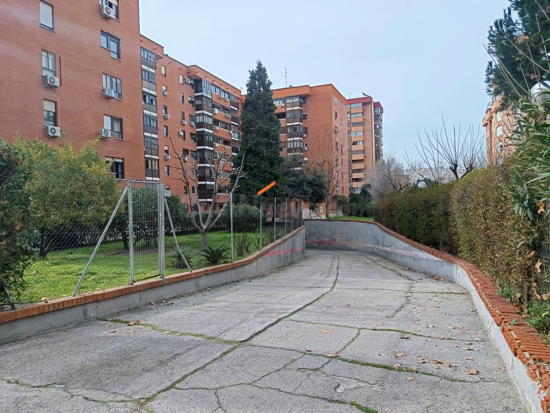 Parking 32m² en venta - Legazpi