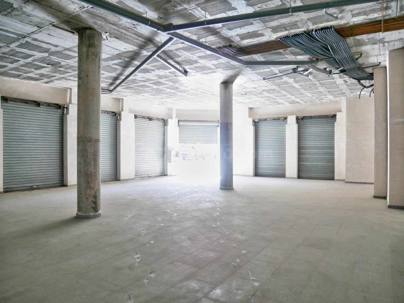 CONSIGUE UNO DE LOS MEJORES LOCALES COMERCIALES DE PETRER - foto 2
