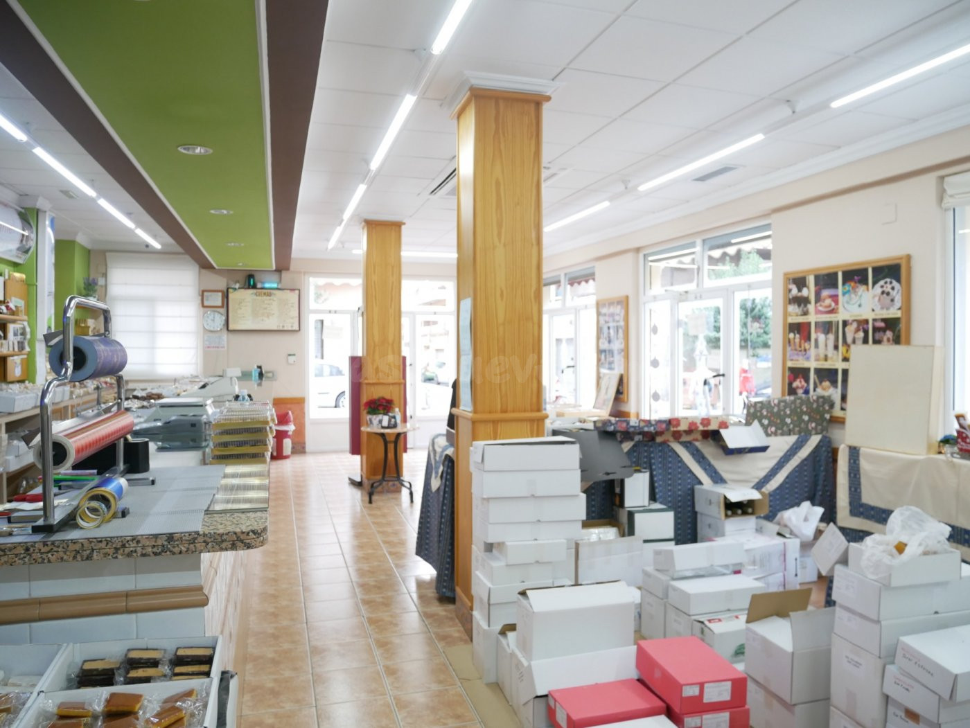 SE VENDE LOCAL Y NEGOCIO, UN PROYECTO DE VIDA EN ELDA - foto 2