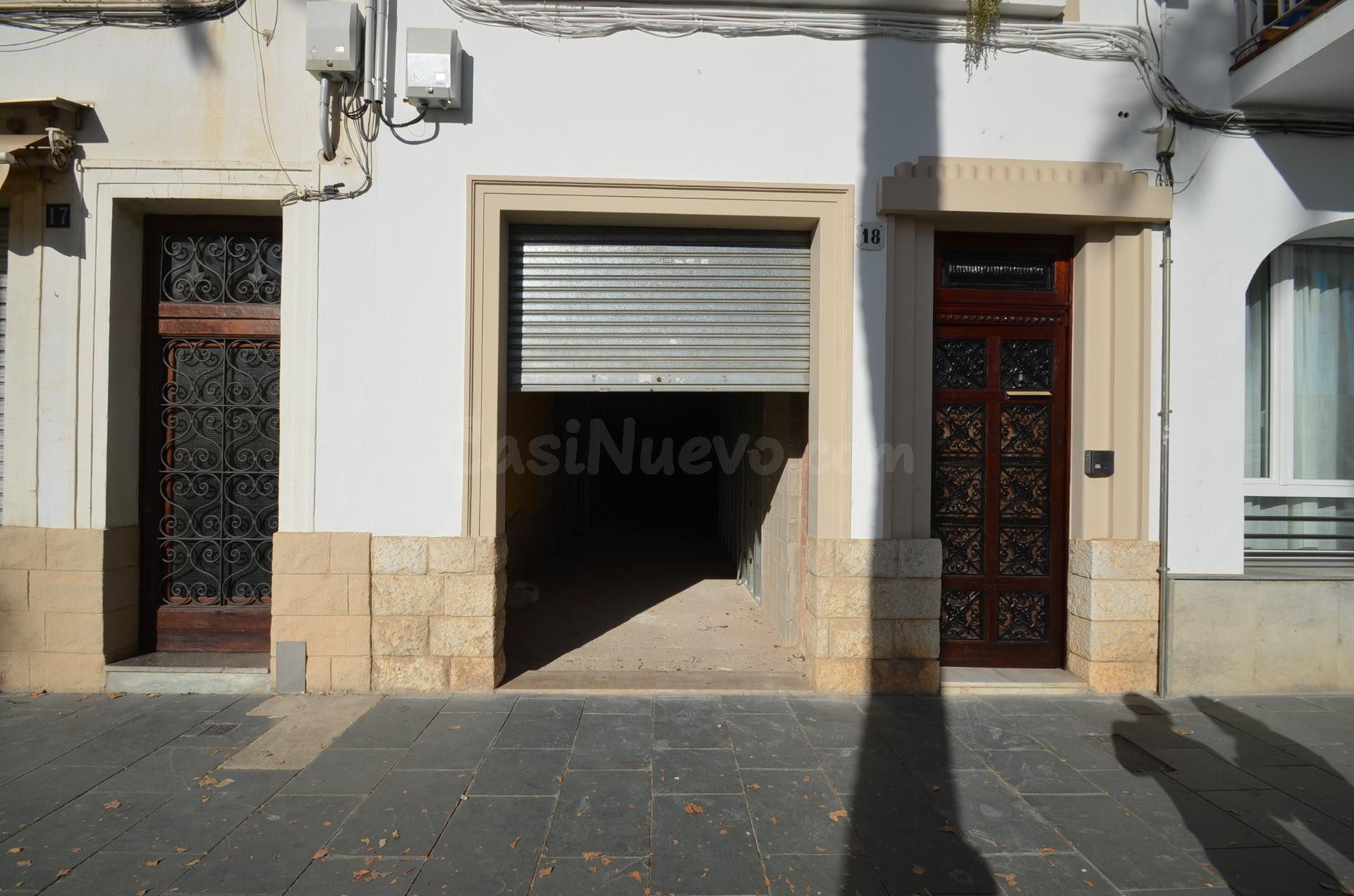 Local comercial en alquiler en Passeig del Carme, al lado de - foto 3