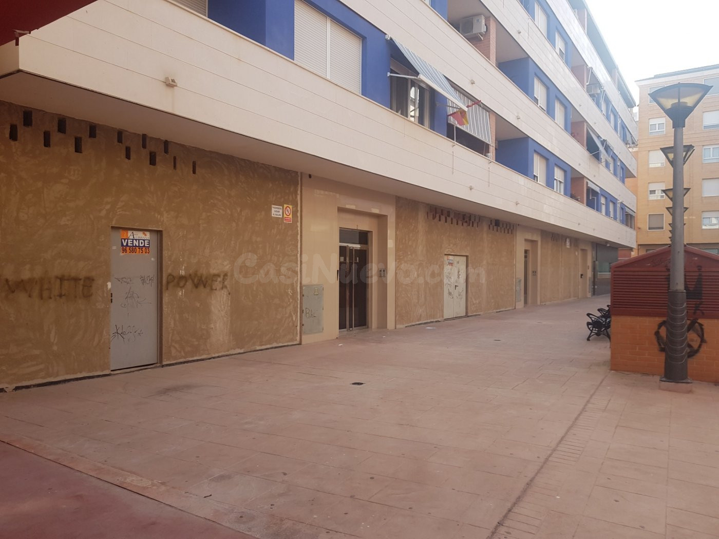 Local comercial con 14 metros de fachada