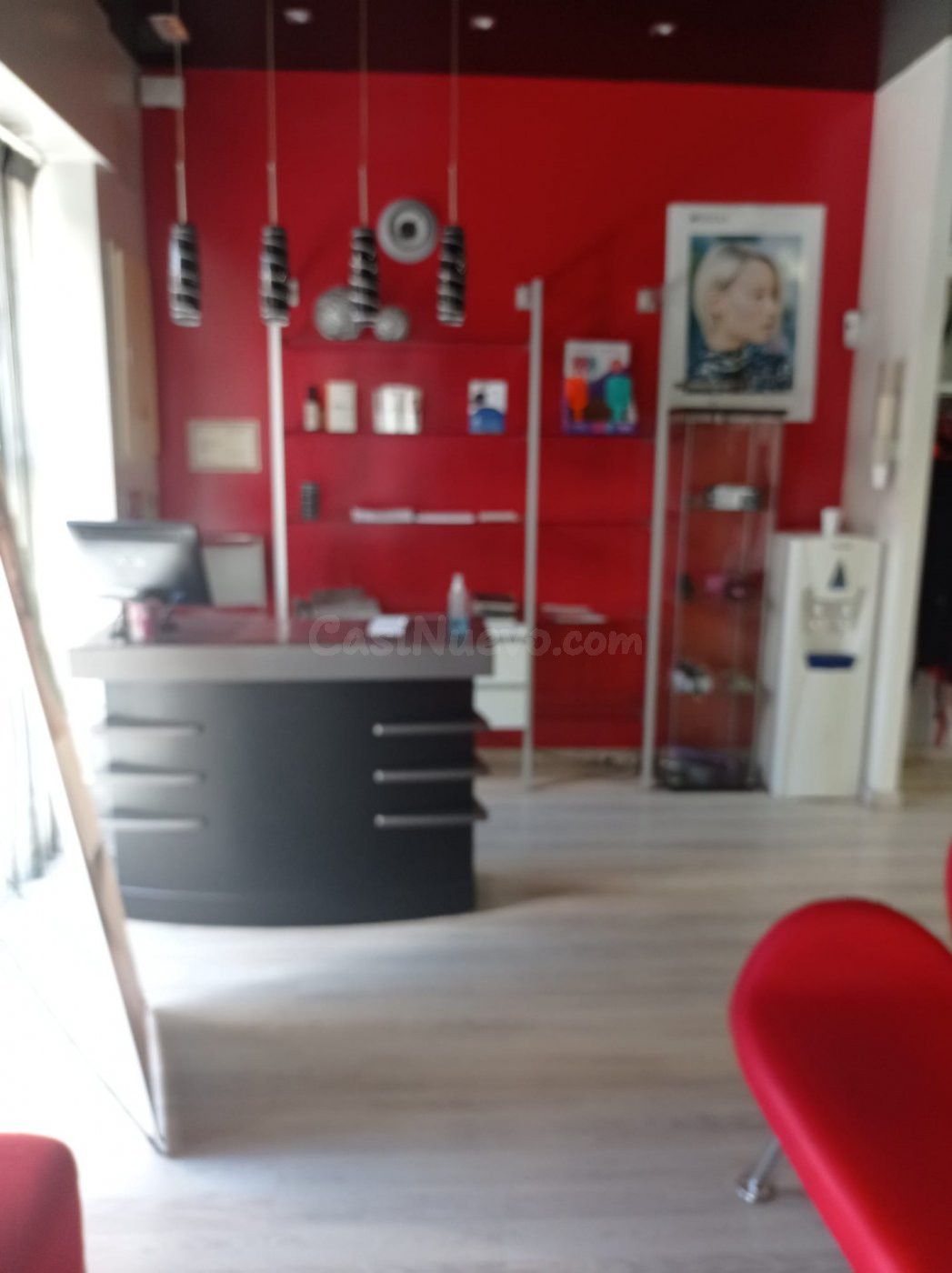 Traspaso de peluquería perfectamente acondicionada en el cen - foto 2