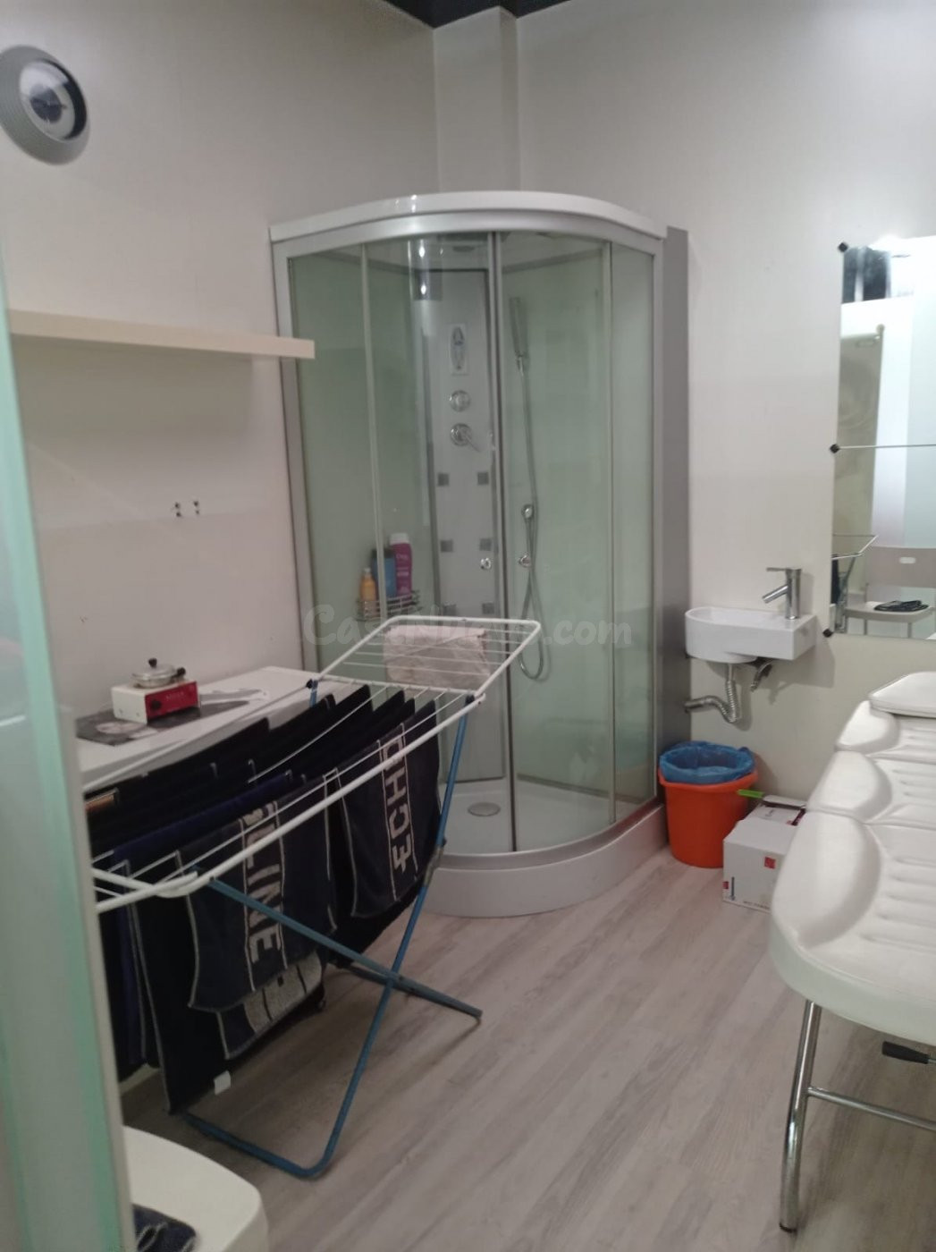 Traspaso de peluquería perfectamente acondicionada en el cen - foto 4