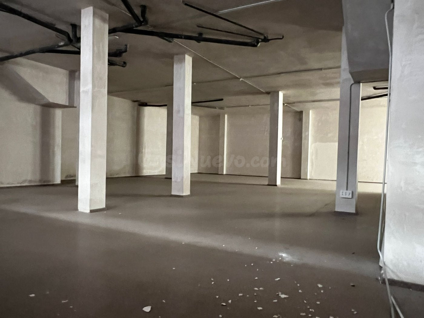 Gran local en alquiler y venta en zona av. Ronda de Elda.