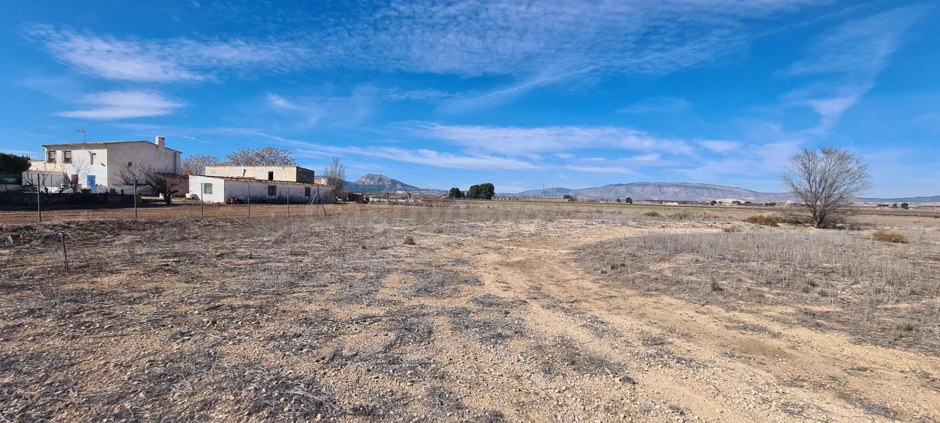 Parcela de más de 20.000 m2 ideal para construir tu casa soñada...