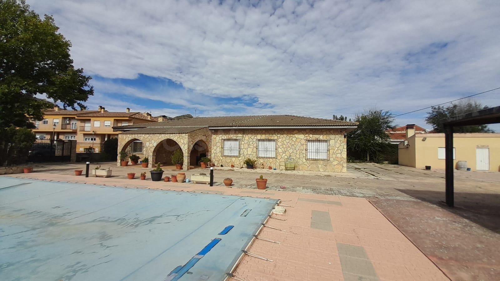 Compre hoy este chalet por debajo de su valor de mercado y disponga de él en un plazo máximo de 10 años