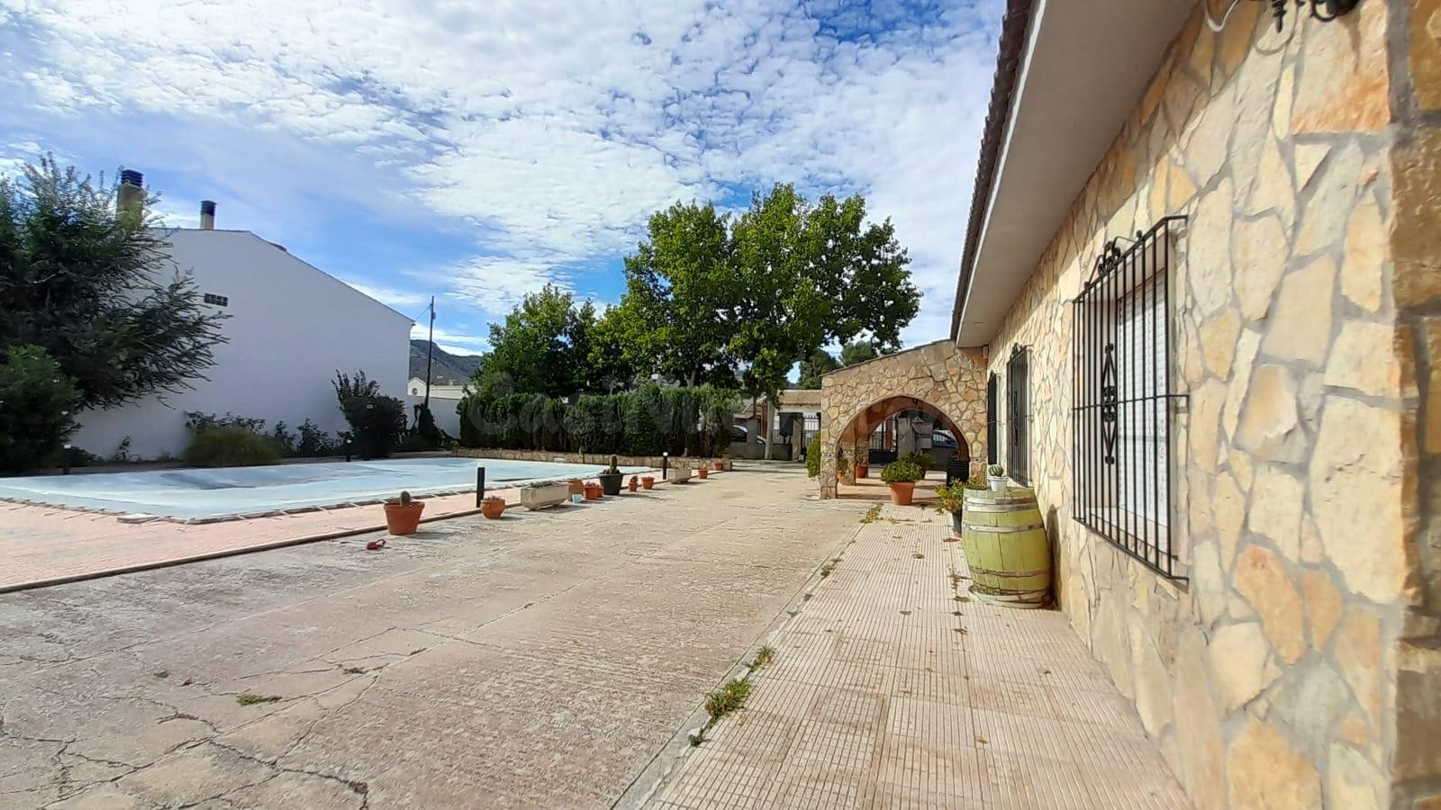 Compre hoy este chalet por debajo de su valor de mercado y d - foto 5